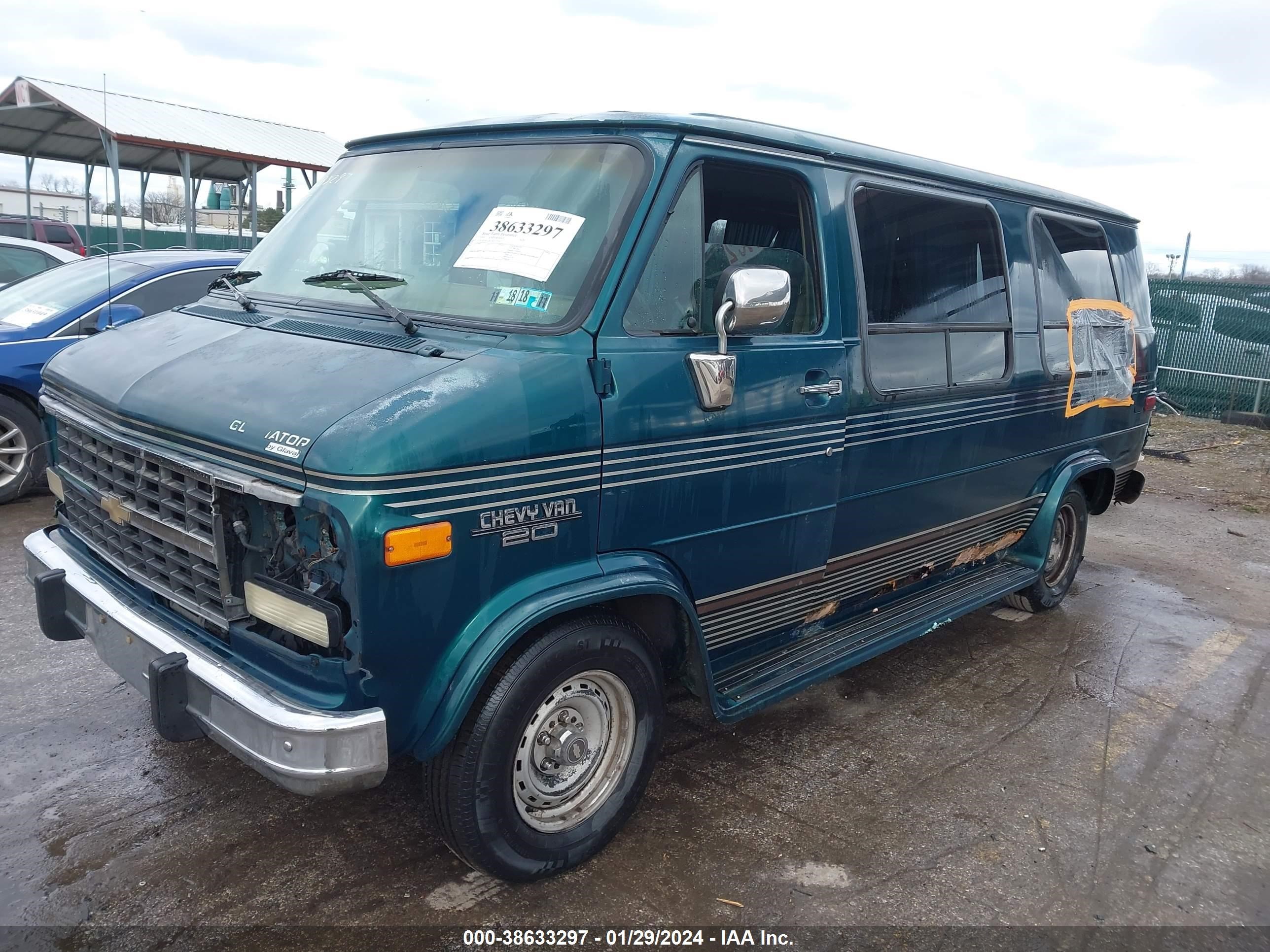 Photo 1 VIN: 1GBEG25Z5SF117274 - CHEVROLET VAN 