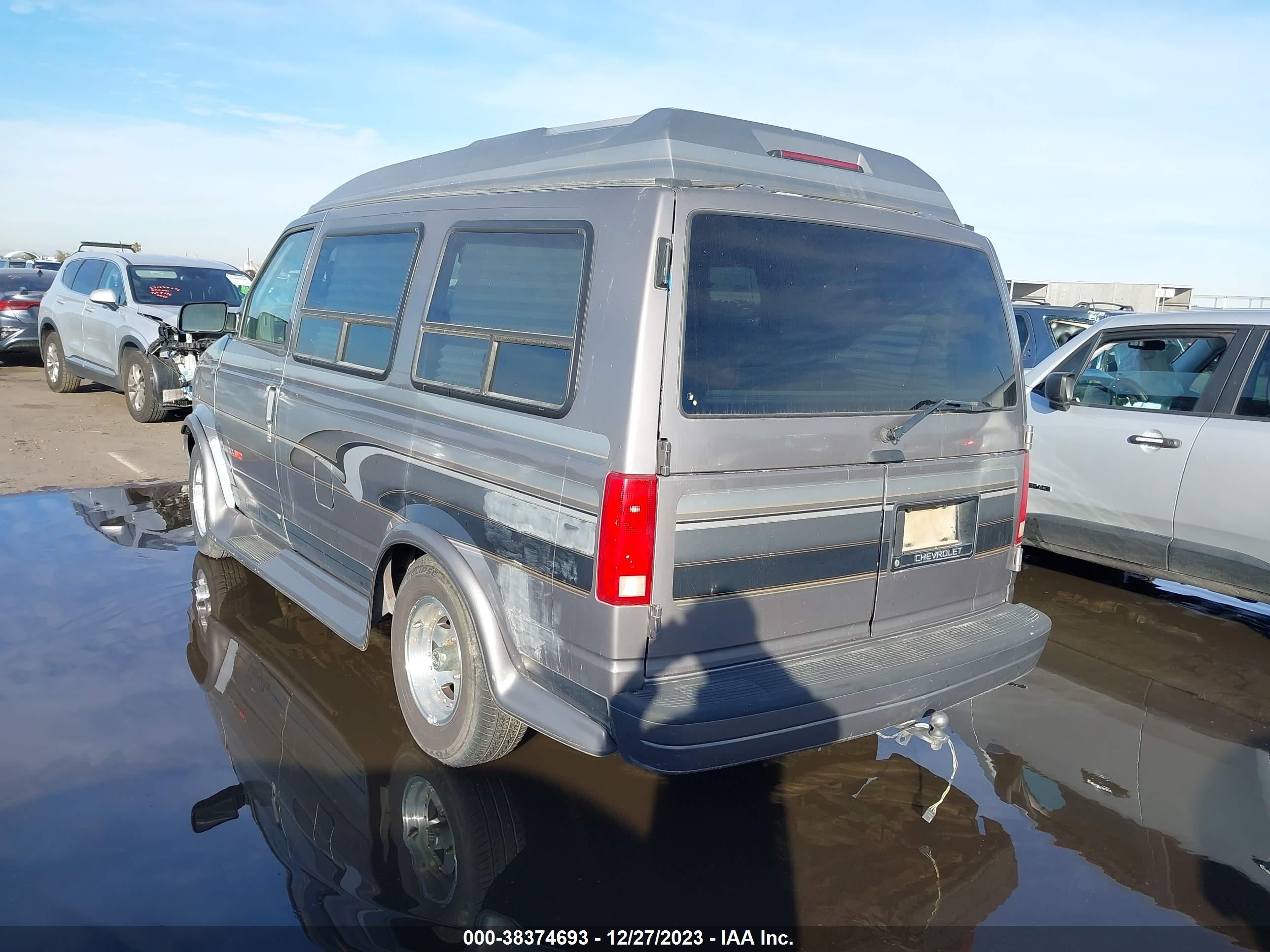 Photo 2 VIN: 1GBEL19W1SB150544 - CHEVROLET ASTRO 