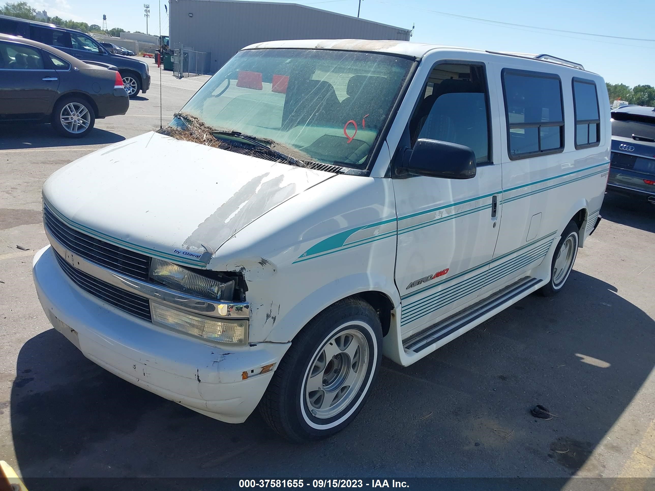 Photo 1 VIN: 1GBEL19W3SB185831 - CHEVROLET ASTRO 