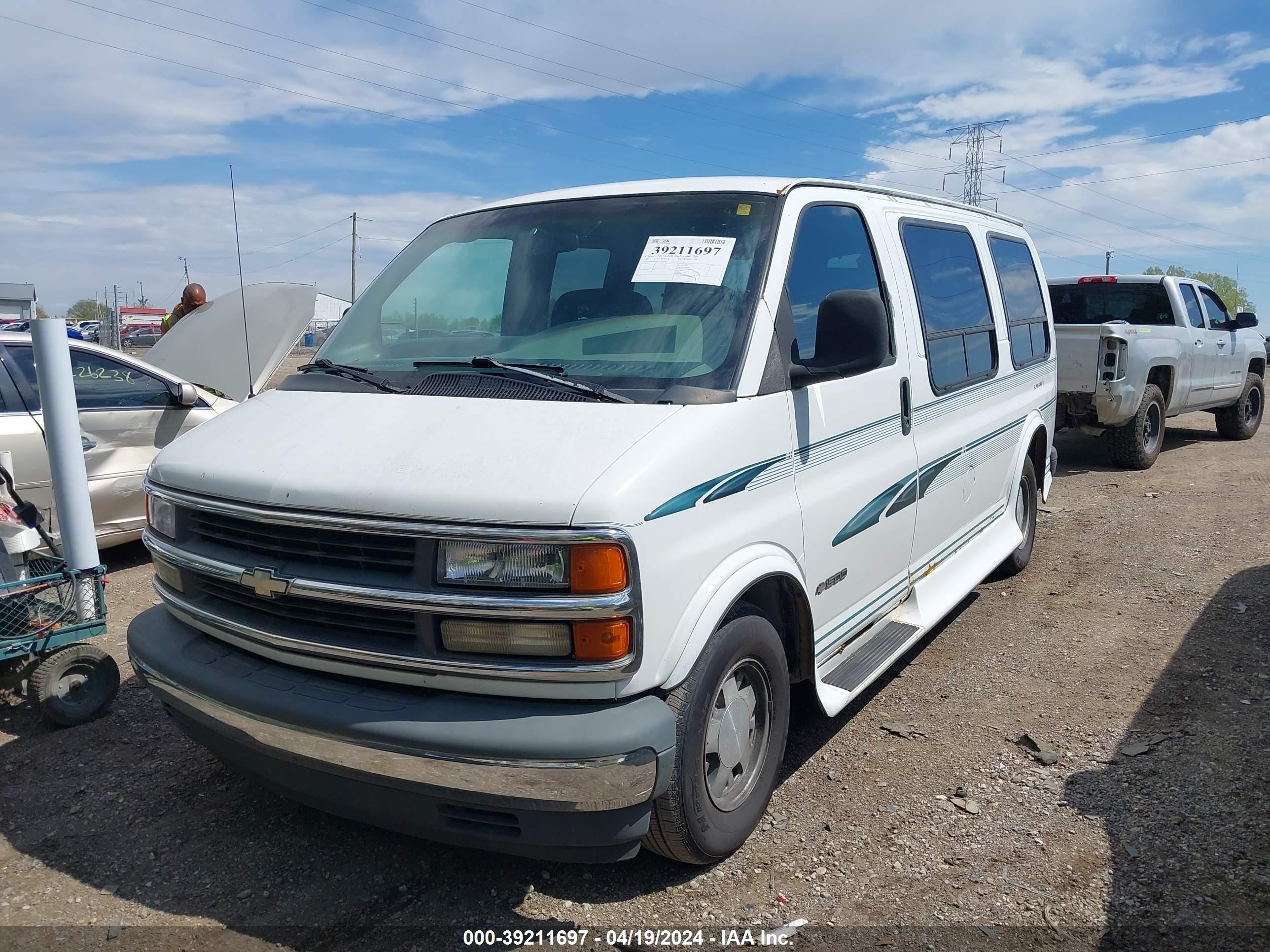 Photo 1 VIN: 1GBFG15M5V1057209 - CHEVROLET NULL 