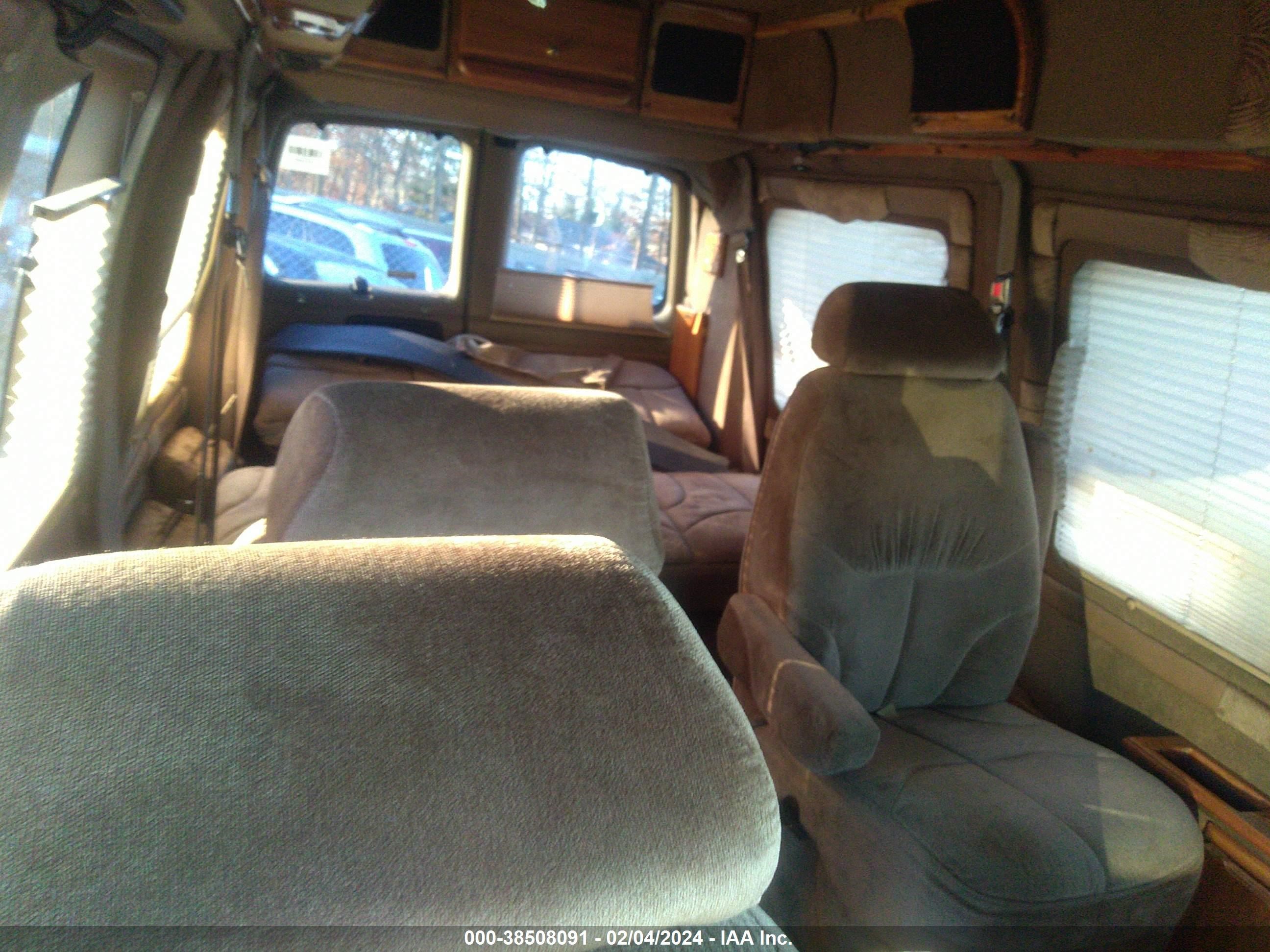 Photo 7 VIN: 1GBFG15R0Y1272187 - CHEVROLET EXPRESS 