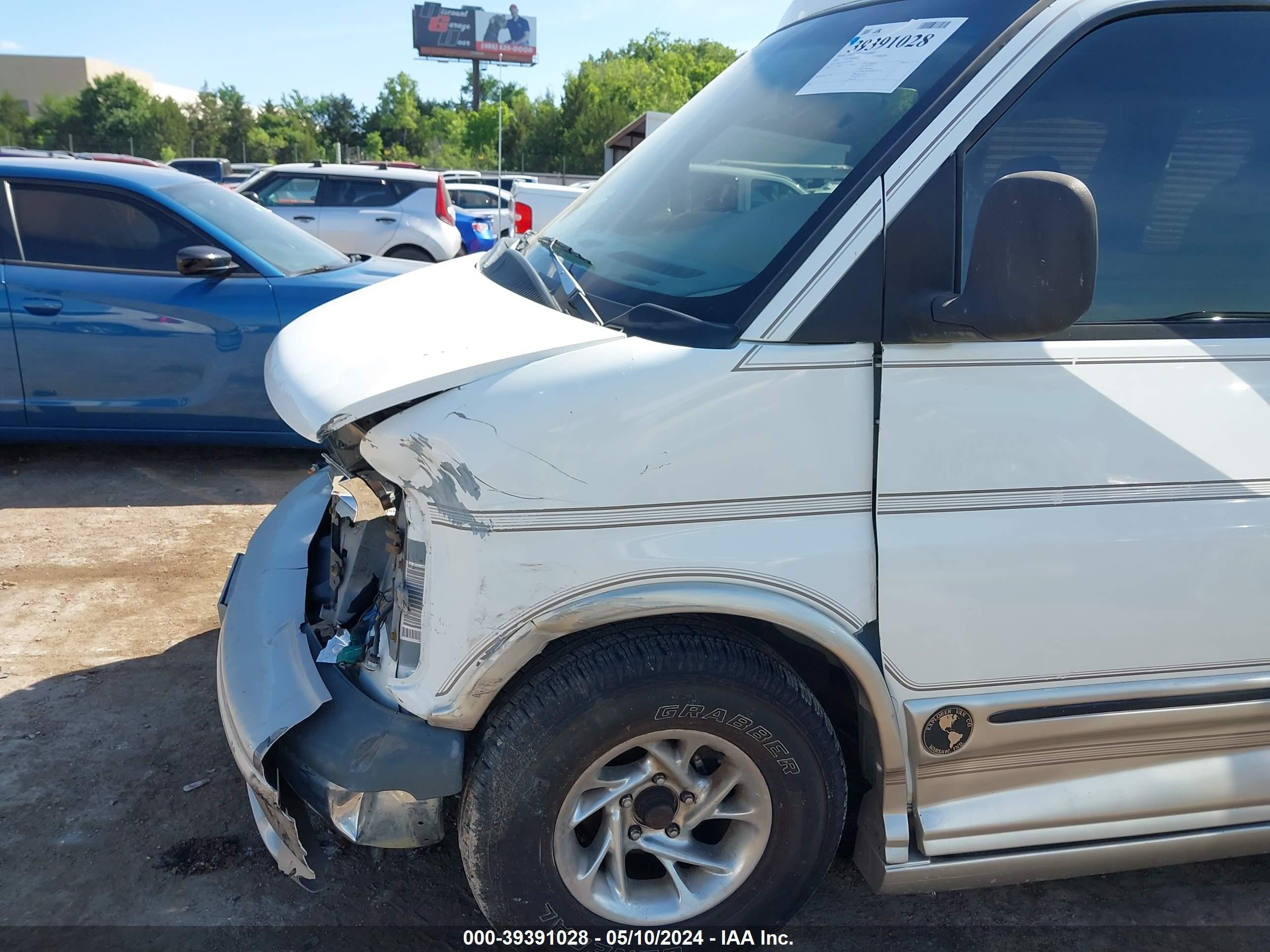 Photo 5 VIN: 1GBFG15R2Y1216946 - CHEVROLET EXPRESS 