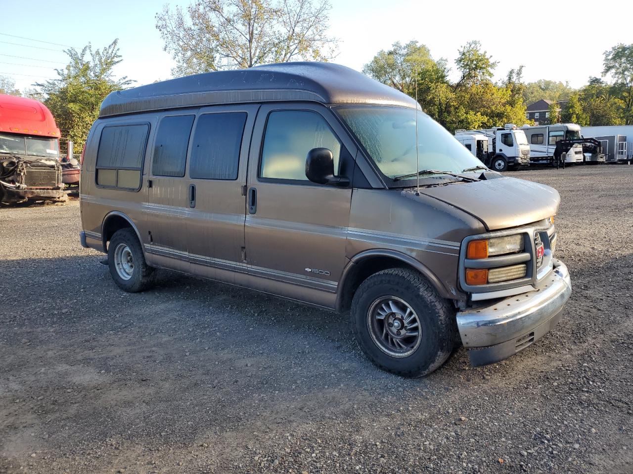 Photo 3 VIN: 1GBFG15R3W1009320 - CHEVROLET EXPRESS 