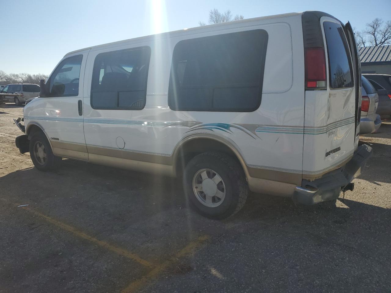 Photo 1 VIN: 1GBFG15R421145532 - CHEVROLET EXPRESS 