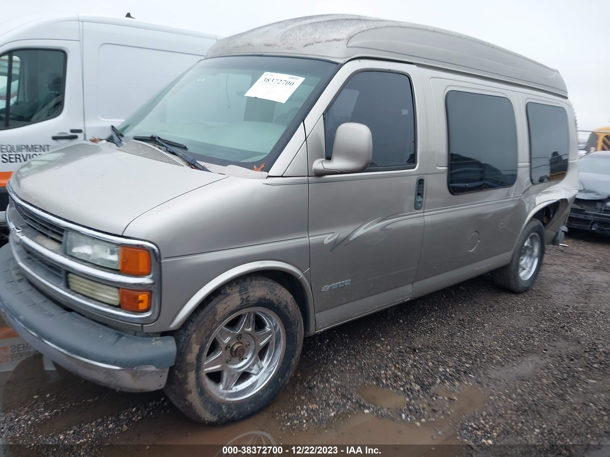 Photo 1 VIN: 1GBFG15R521241637 - CHEVROLET EXPRESS 