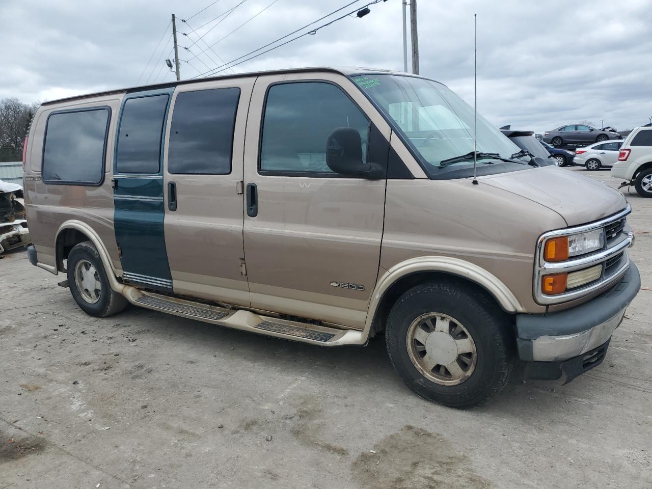 Photo 3 VIN: 1GBFG15R7X1064340 - CHEVROLET EXPRESS 