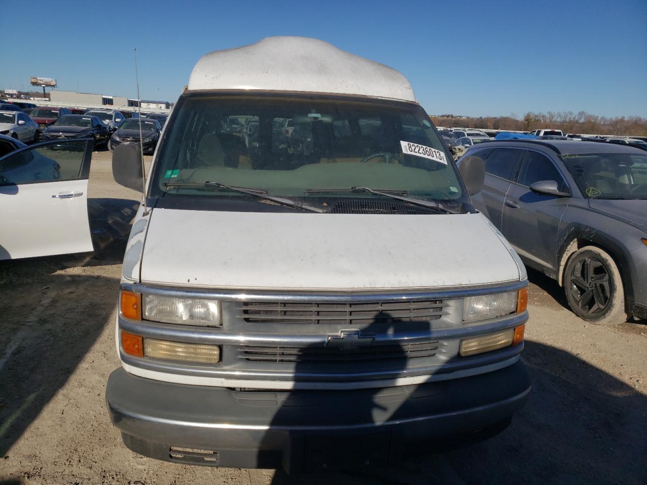 Photo 4 VIN: 1GBFG15R7X1082787 - CHEVROLET EXPRESS 