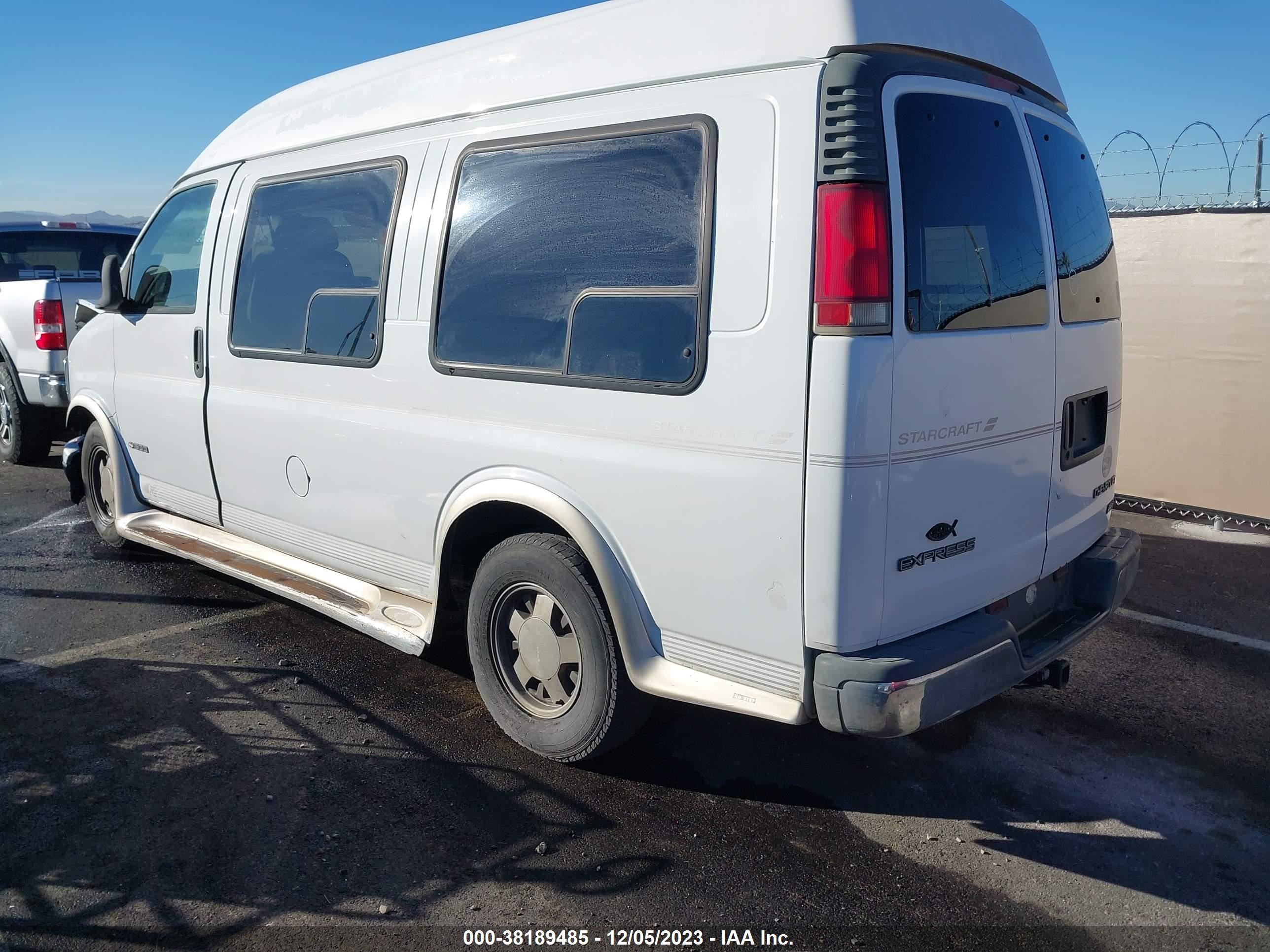 Photo 2 VIN: 1GBFG15R911109592 - CHEVROLET EXPRESS 