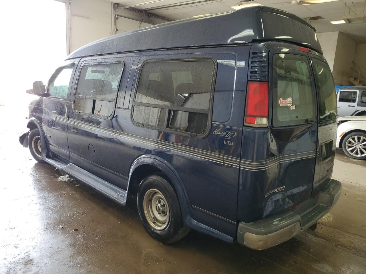 Photo 1 VIN: 1GBFG15WXY1104630 - CHEVROLET EXPRESS 