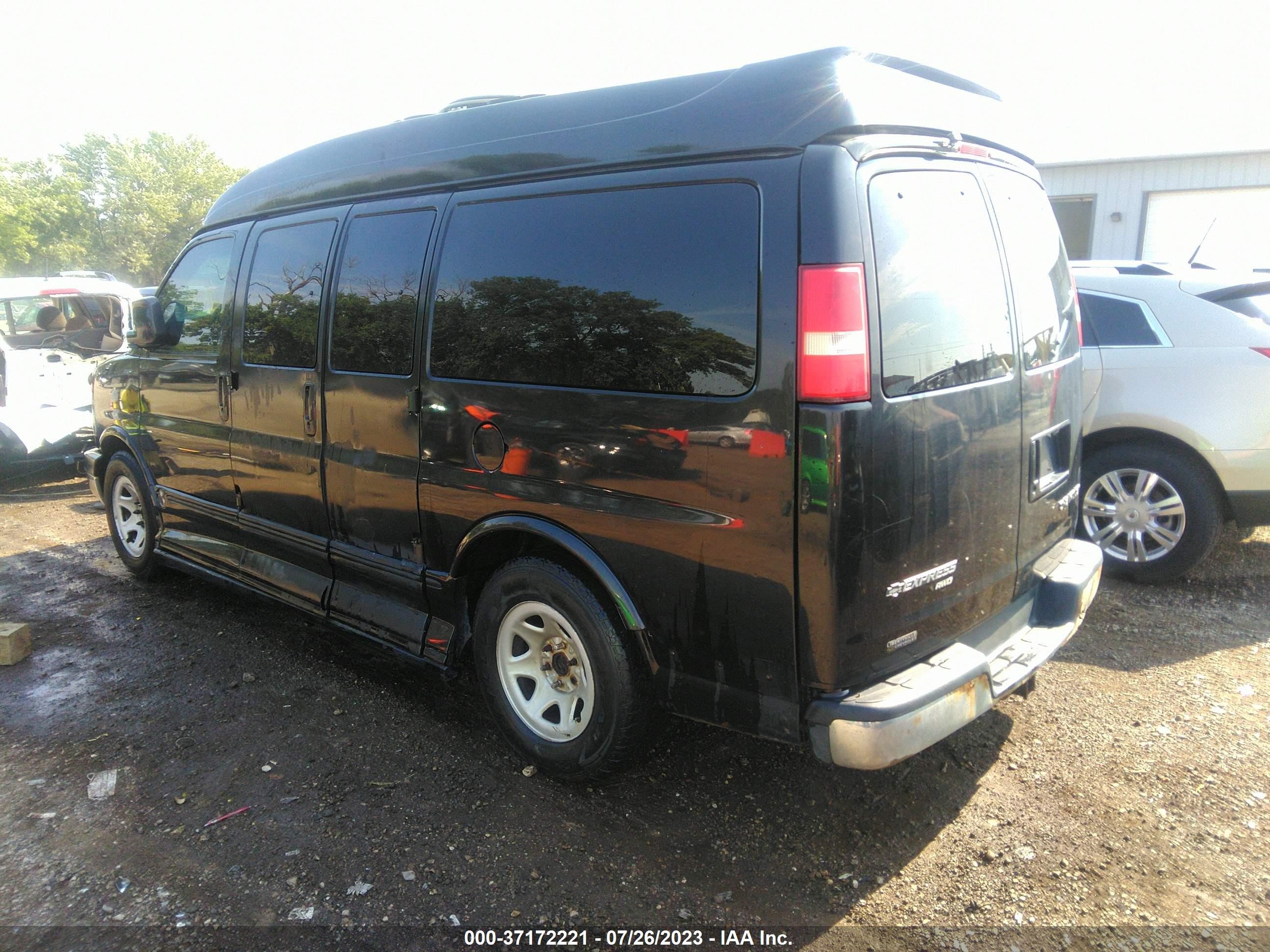 Photo 2 VIN: 1GBFH15TX51175387 - CHEVROLET EXPRESS 