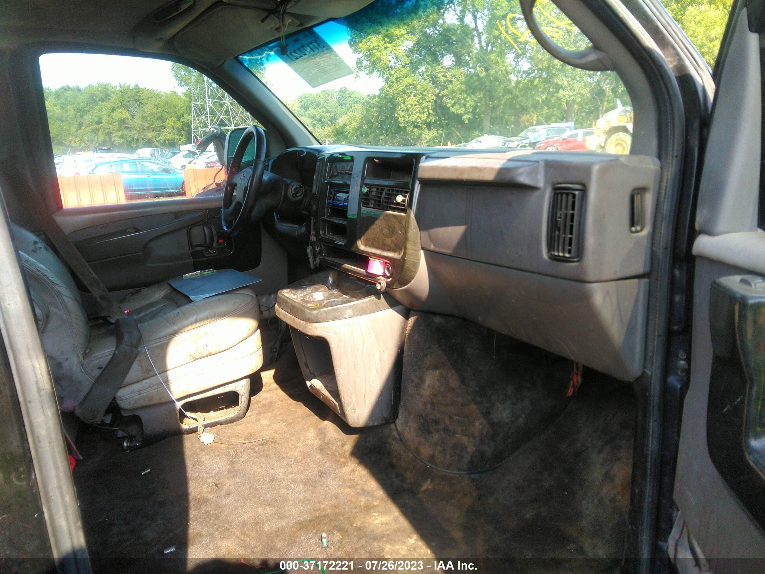 Photo 4 VIN: 1GBFH15TX51175387 - CHEVROLET EXPRESS 