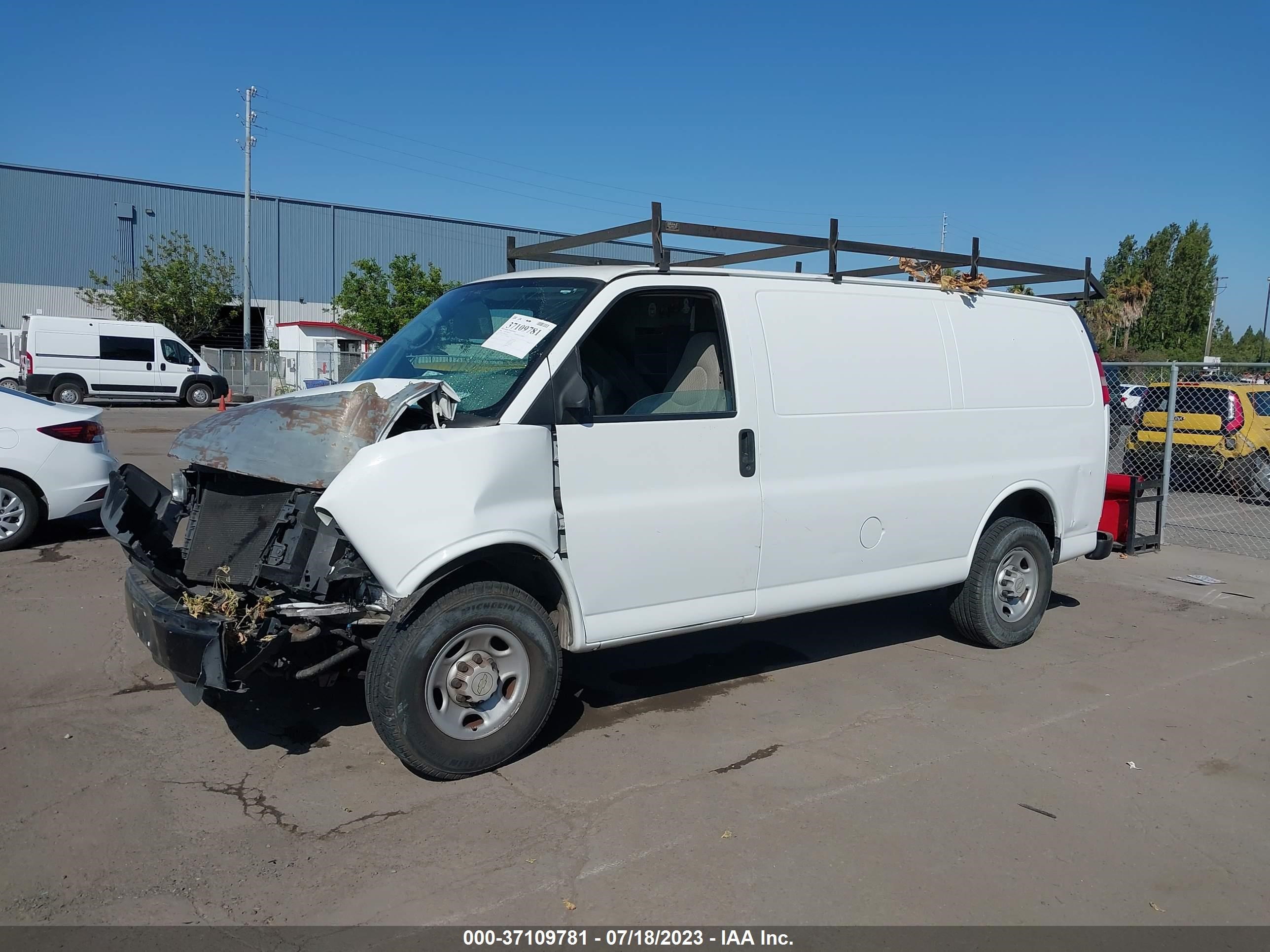 Photo 1 VIN: 1GBGG25C881166818 - CHEVROLET EXPRESS 