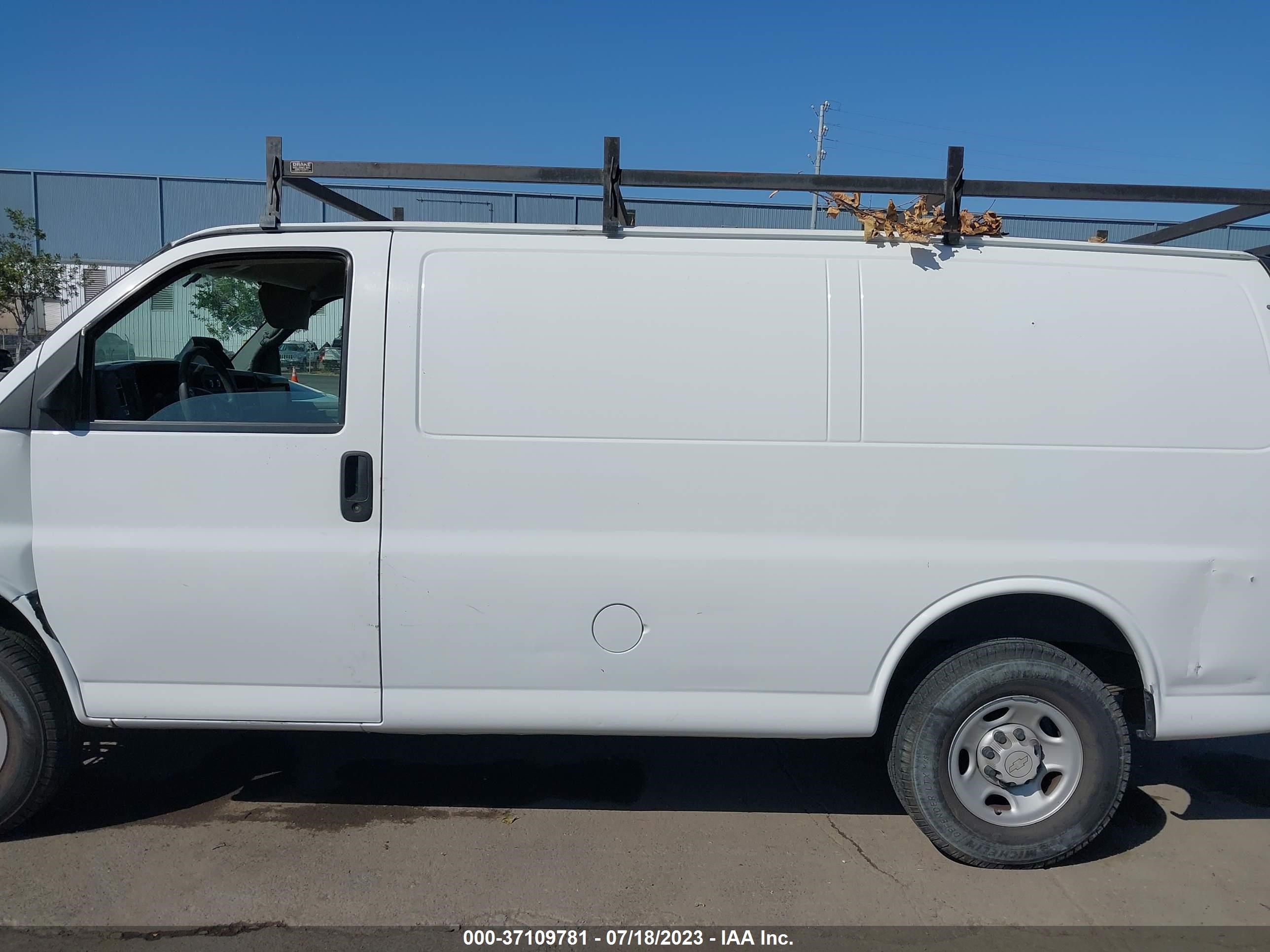 Photo 14 VIN: 1GBGG25C881166818 - CHEVROLET EXPRESS 