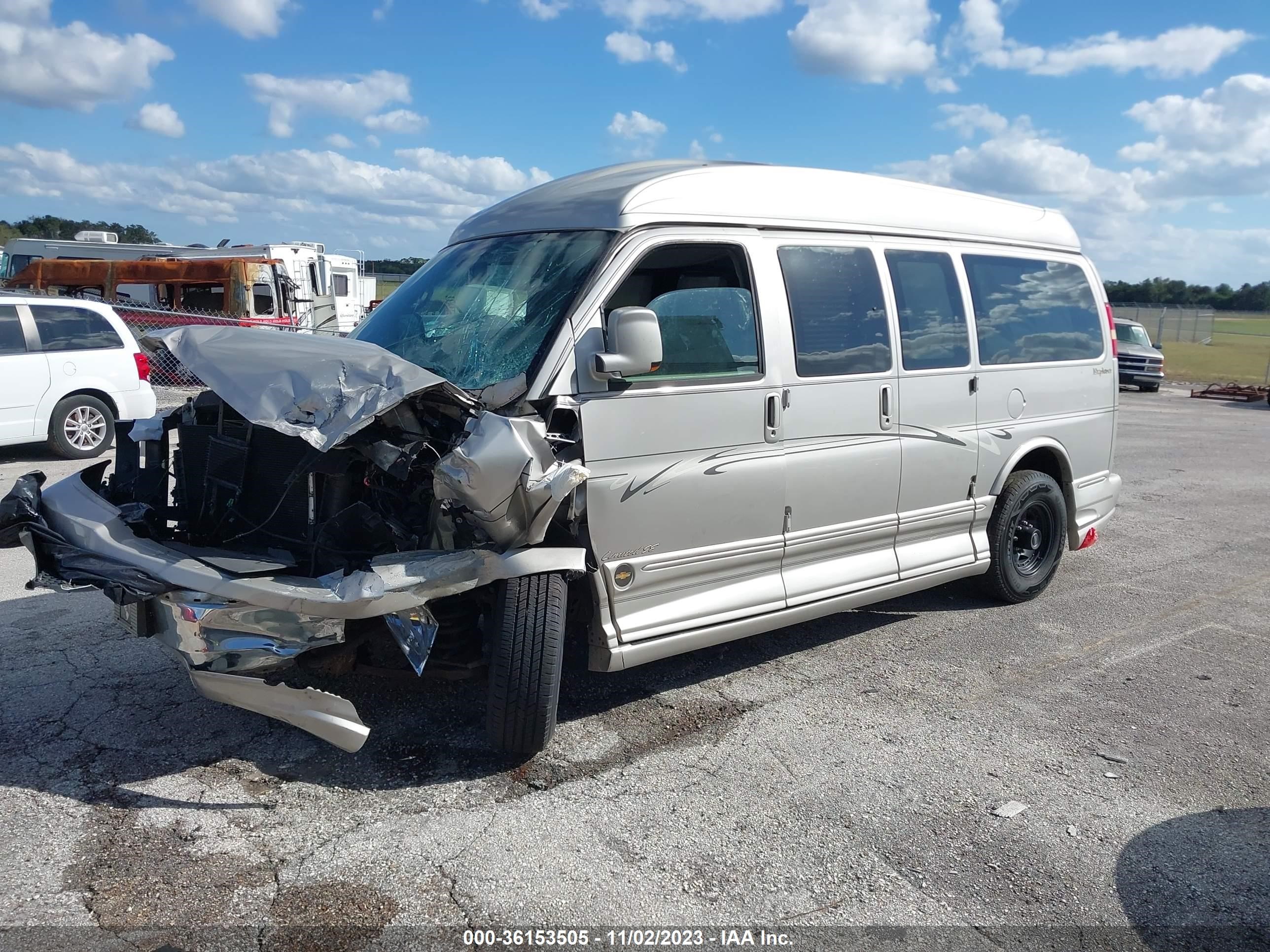 Photo 1 VIN: 1GBGG25KX81126912 - CHEVROLET EXPRESS 