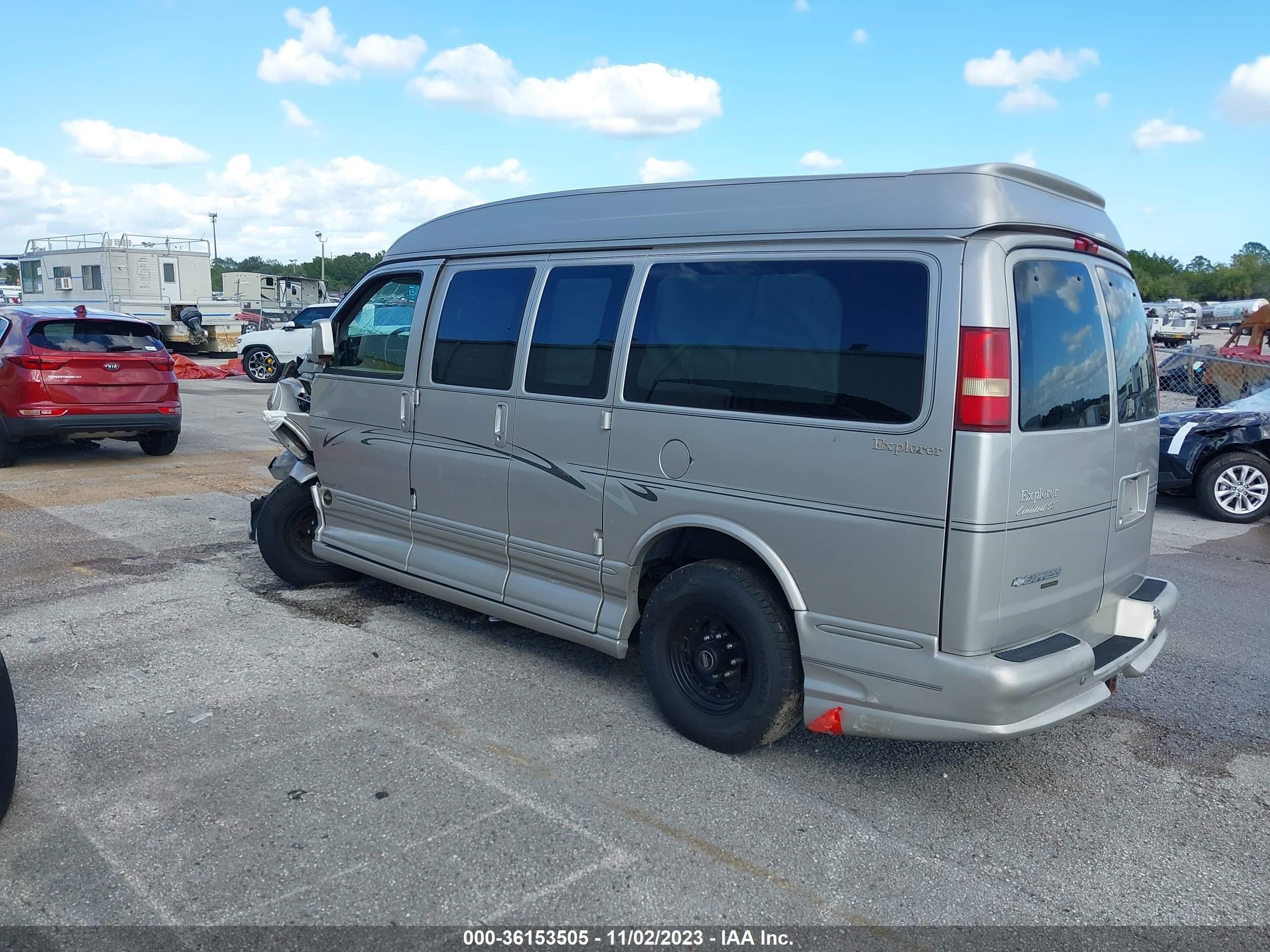 Photo 2 VIN: 1GBGG25KX81126912 - CHEVROLET EXPRESS 