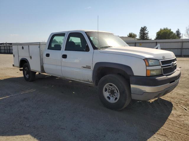 Photo 3 VIN: 1GBHC232X5F862119 - CHEVROLET SILVERADO 