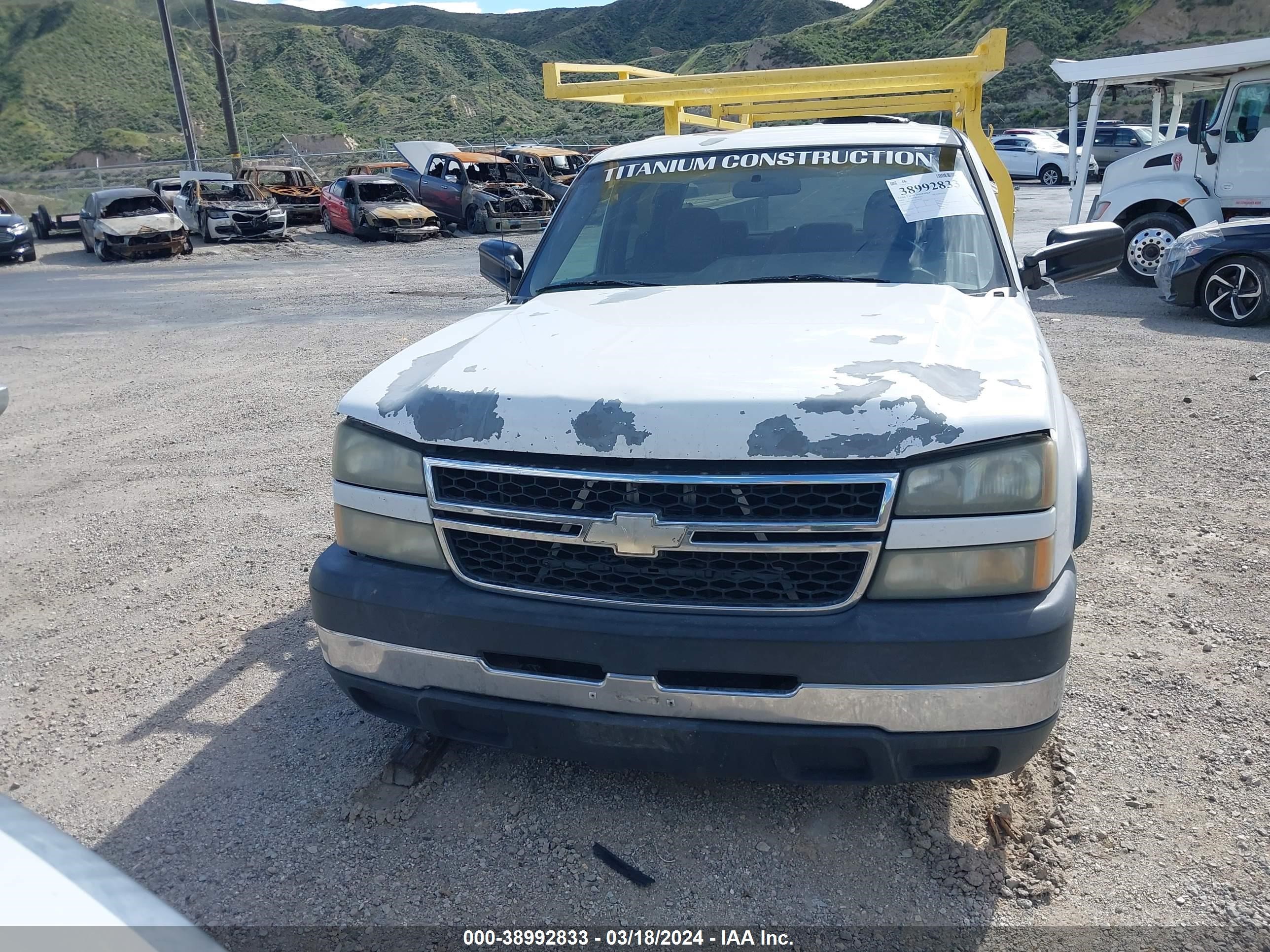 Photo 10 VIN: 1GBHC23U36F203740 - CHEVROLET SILVERADO 