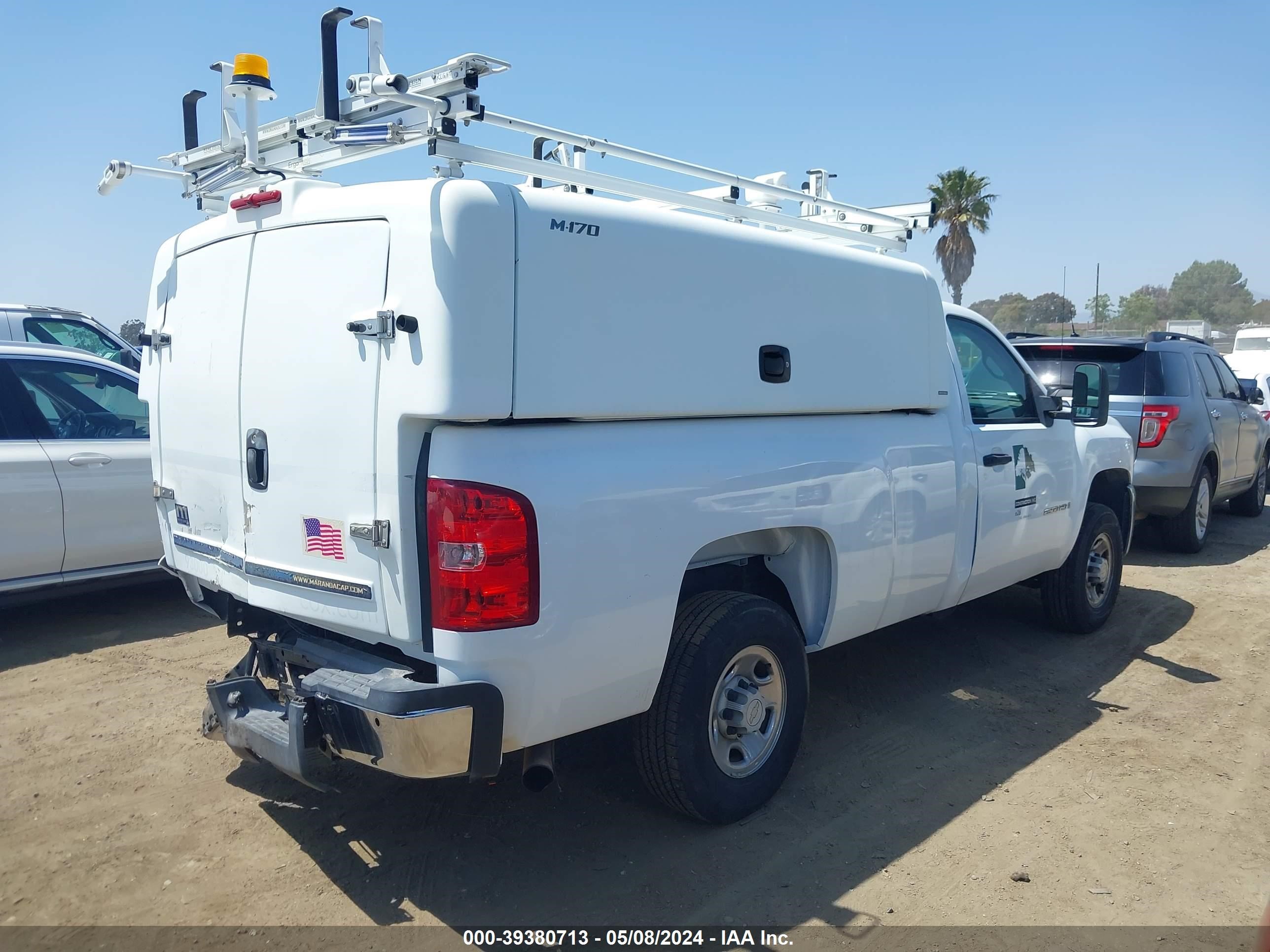 Photo 3 VIN: 1GBHC24K18E172249 - CHEVROLET SILVERADO 