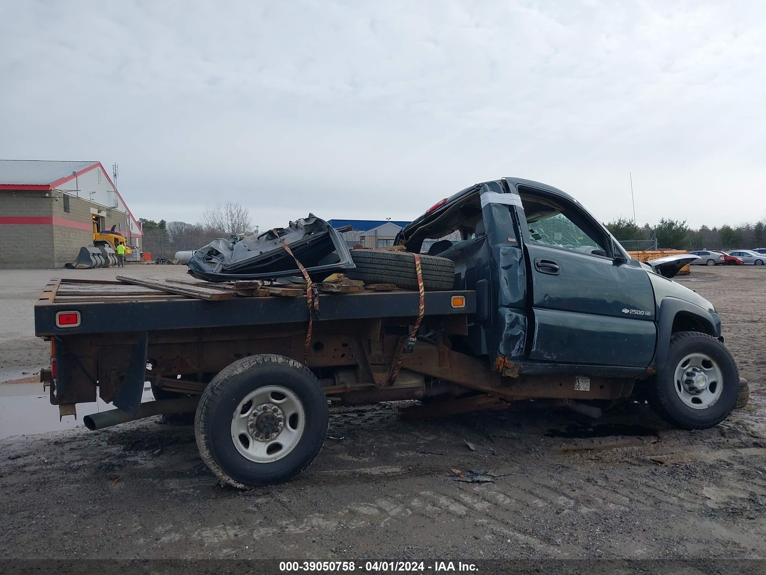 Photo 12 VIN: 1GBHC24U34E393377 - CHEVROLET SILVERADO 