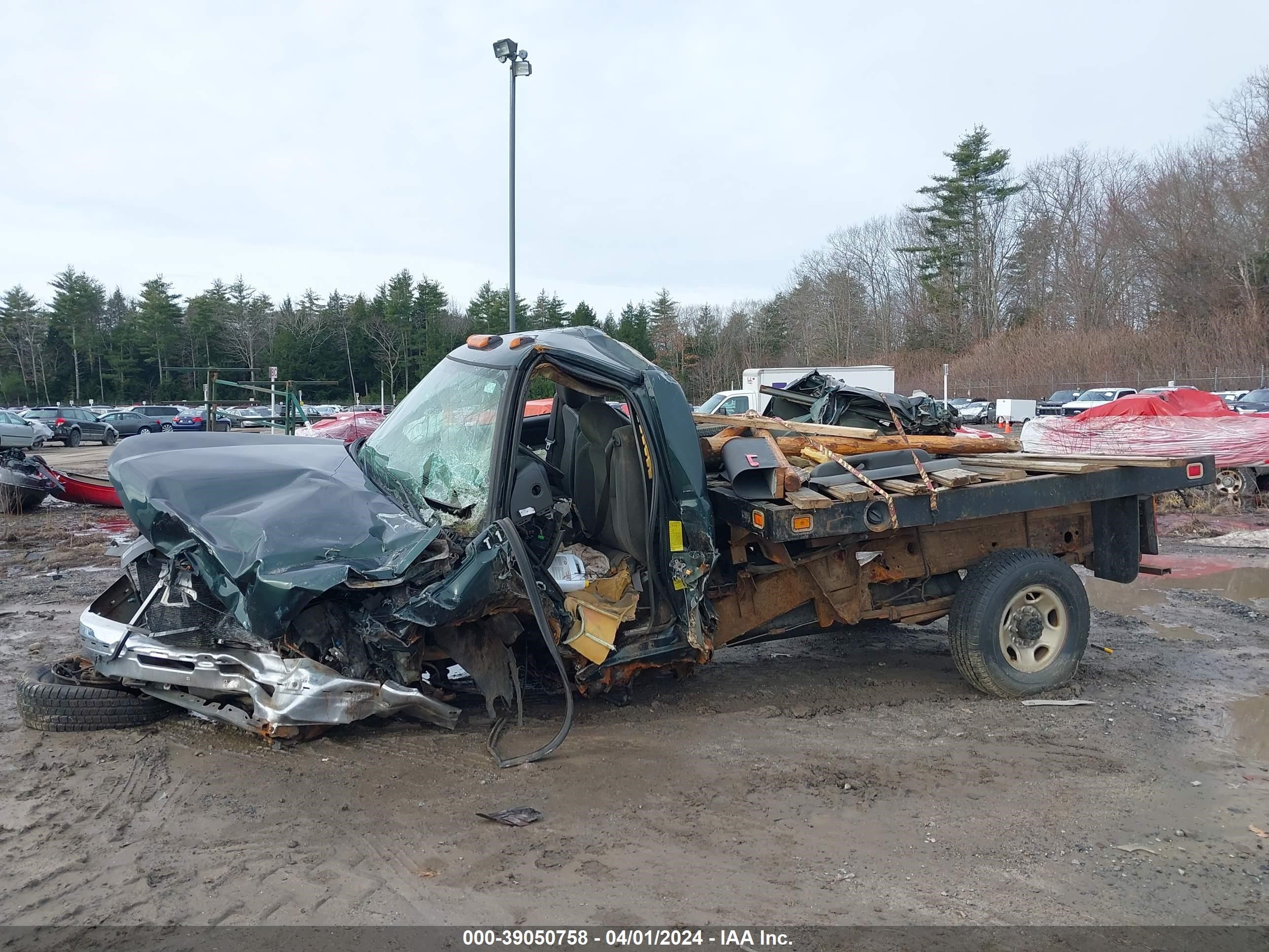 Photo 14 VIN: 1GBHC24U34E393377 - CHEVROLET SILVERADO 