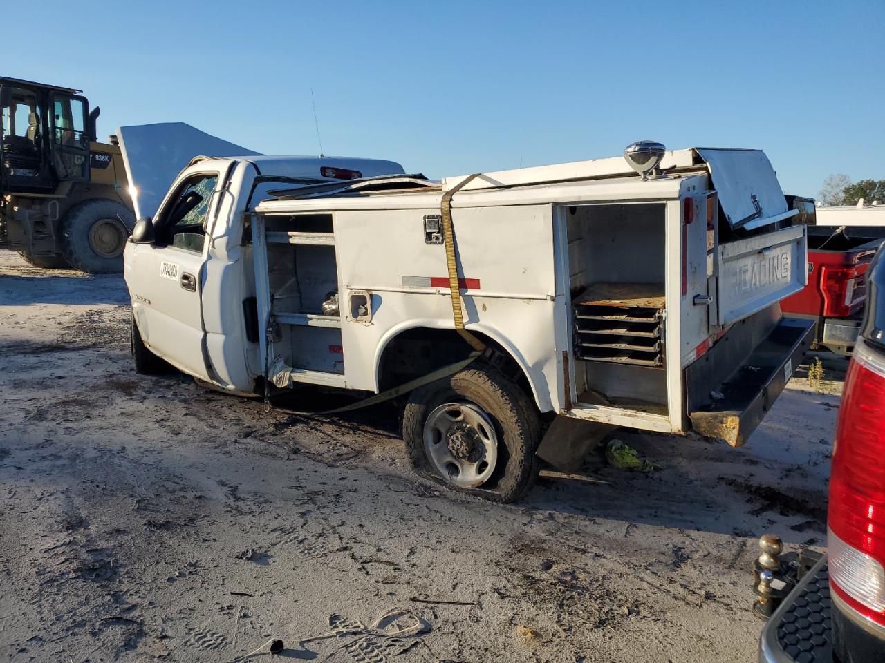 Photo 2 VIN: 1GBHC24U36E258595 - CHEVROLET SILVERADO 