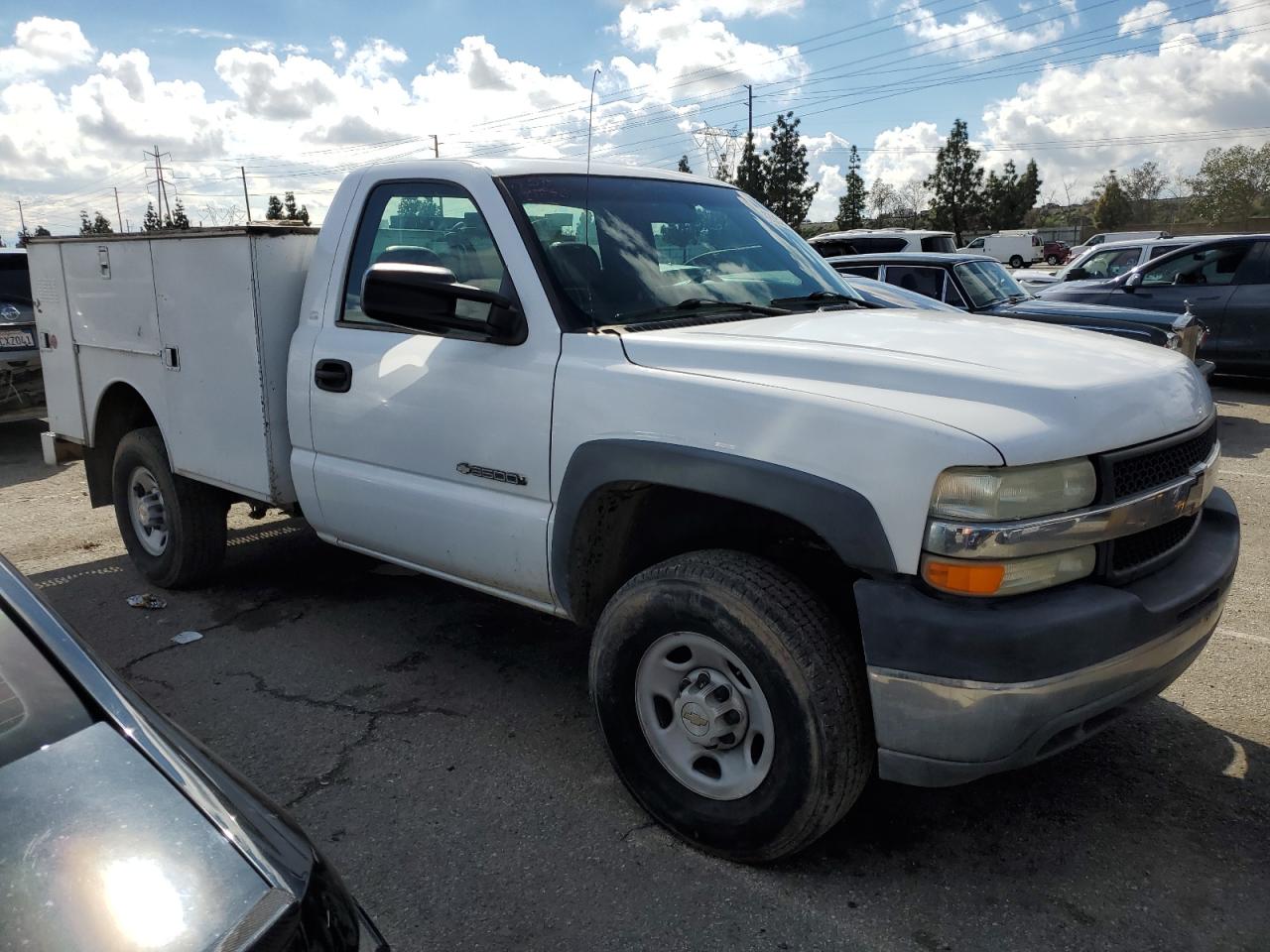 Photo 3 VIN: 1GBHC24U42E244764 - CHEVROLET SILVERADO 