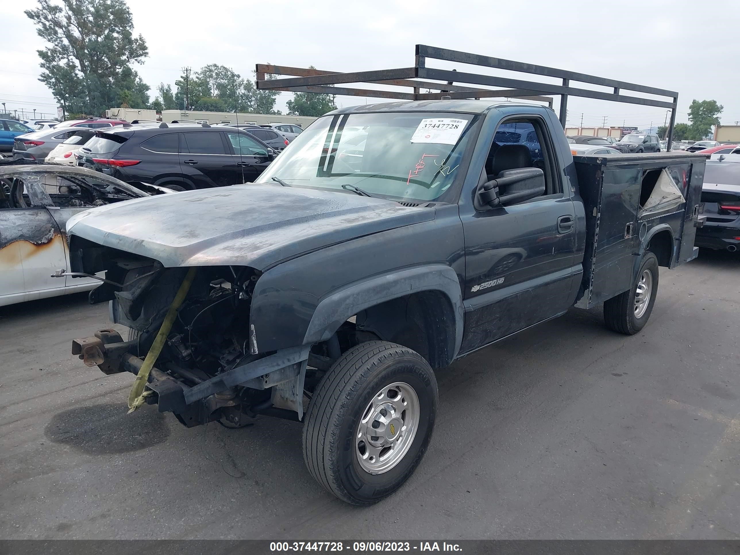 Photo 1 VIN: 1GBHC24U44E308742 - CHEVROLET SILVERADO 