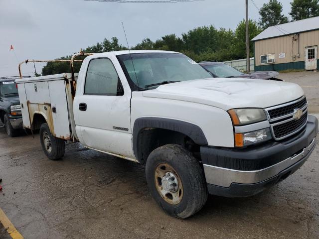 Photo 3 VIN: 1GBHC24U57E162565 - CHEVROLET SILVERADO 