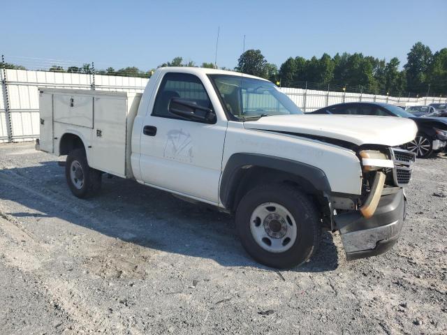 Photo 3 VIN: 1GBHC24U96E250906 - CHEVROLET SILVERADO 