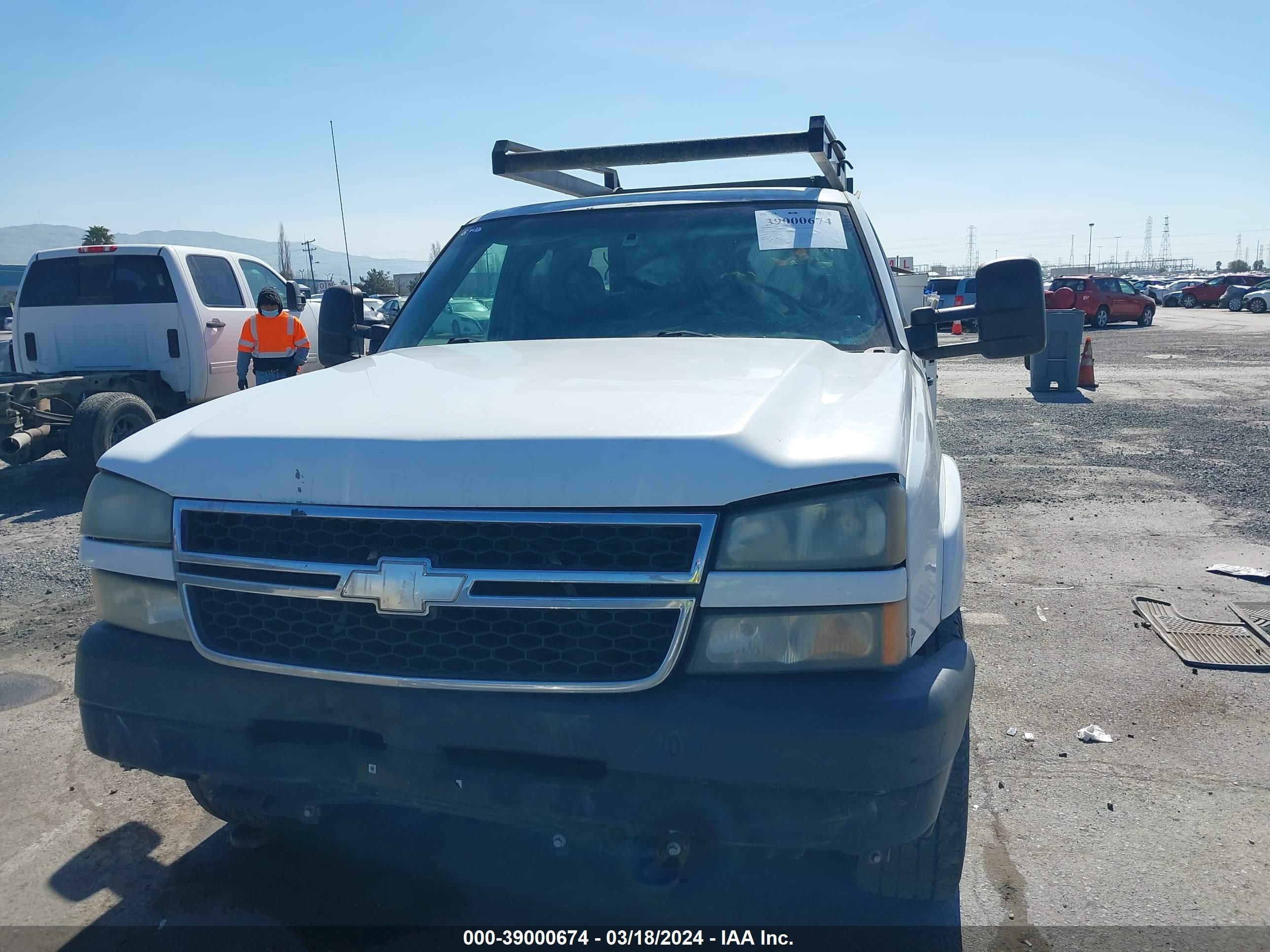 Photo 10 VIN: 1GBHC29D66E164655 - CHEVROLET SILVERADO 