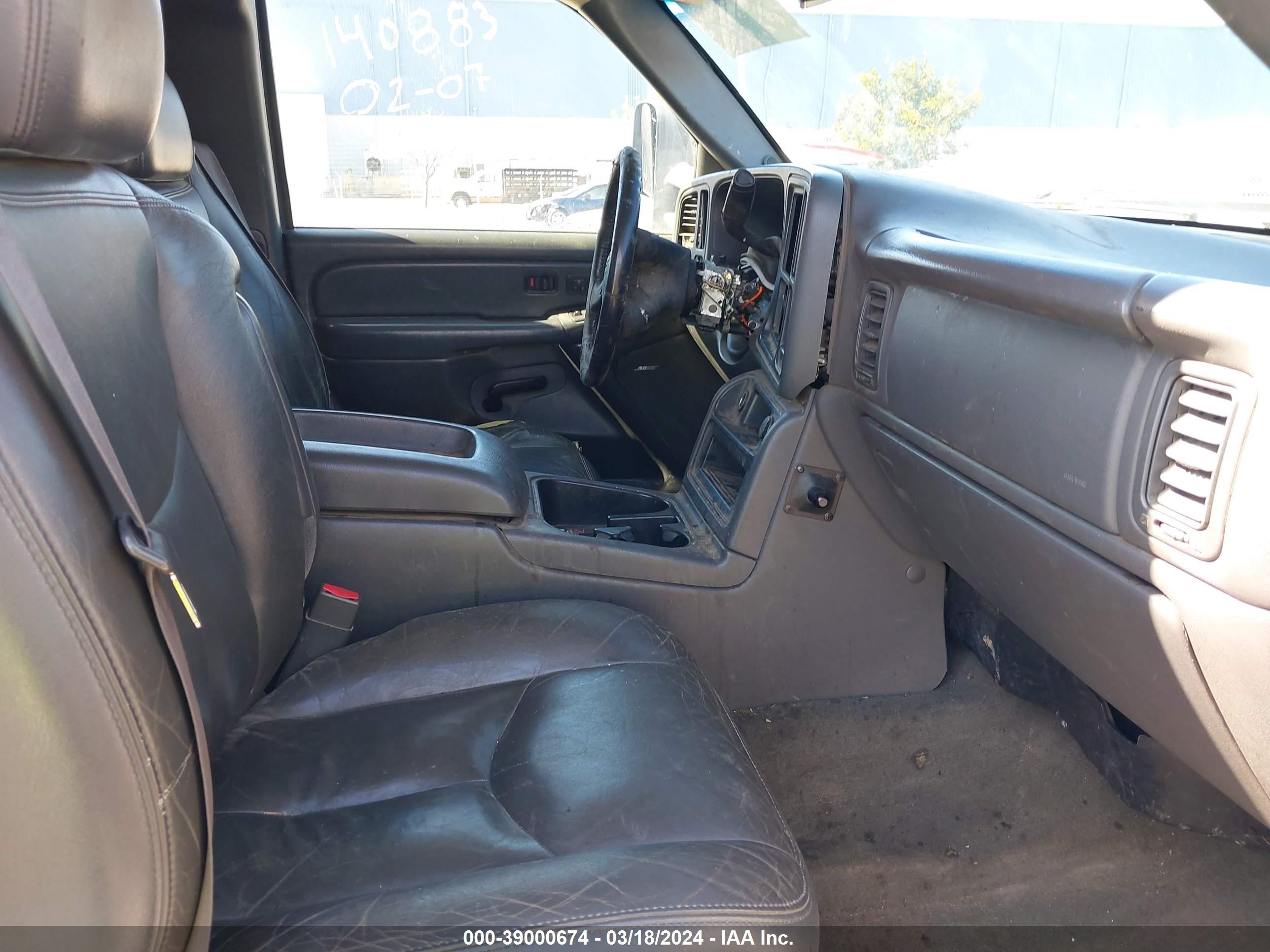 Photo 4 VIN: 1GBHC29D66E164655 - CHEVROLET SILVERADO 