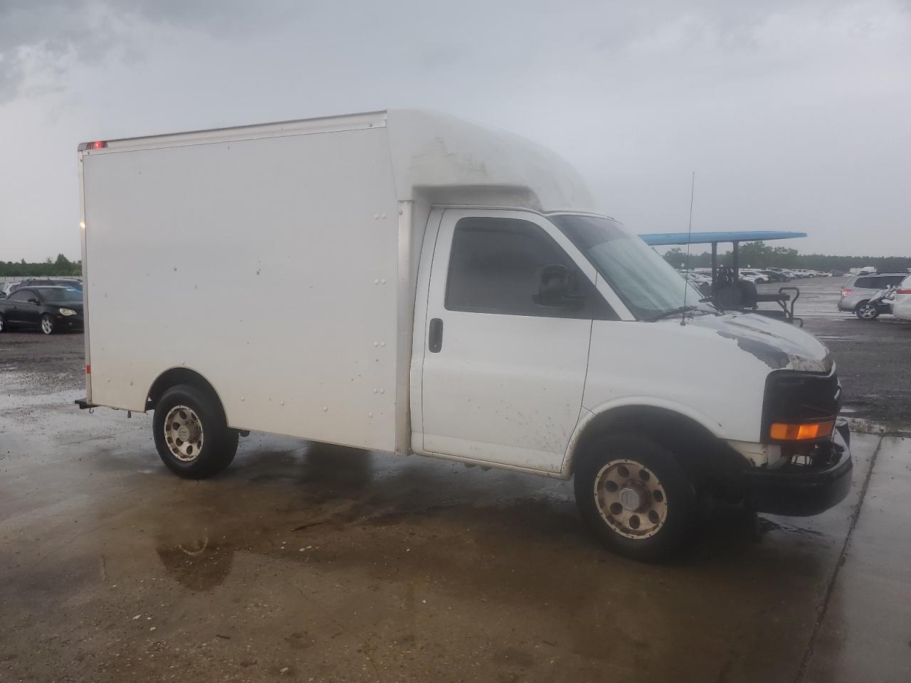 Photo 3 VIN: 1GBHG31K491102493 - CHEVROLET EXPRESS 