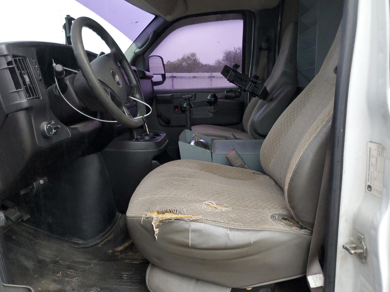 Photo 6 VIN: 1GBHG31K491102493 - CHEVROLET EXPRESS 