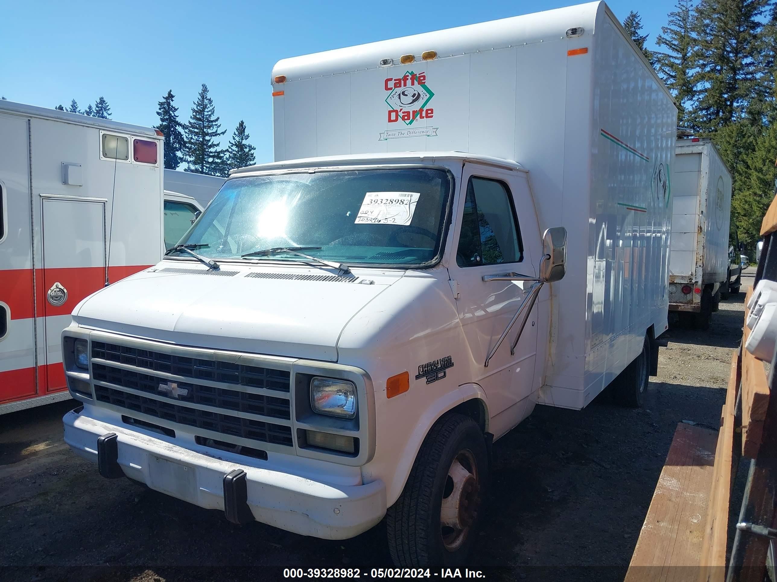 Photo 1 VIN: 1GBHG31K6SF167144 - CHEVROLET VAN 