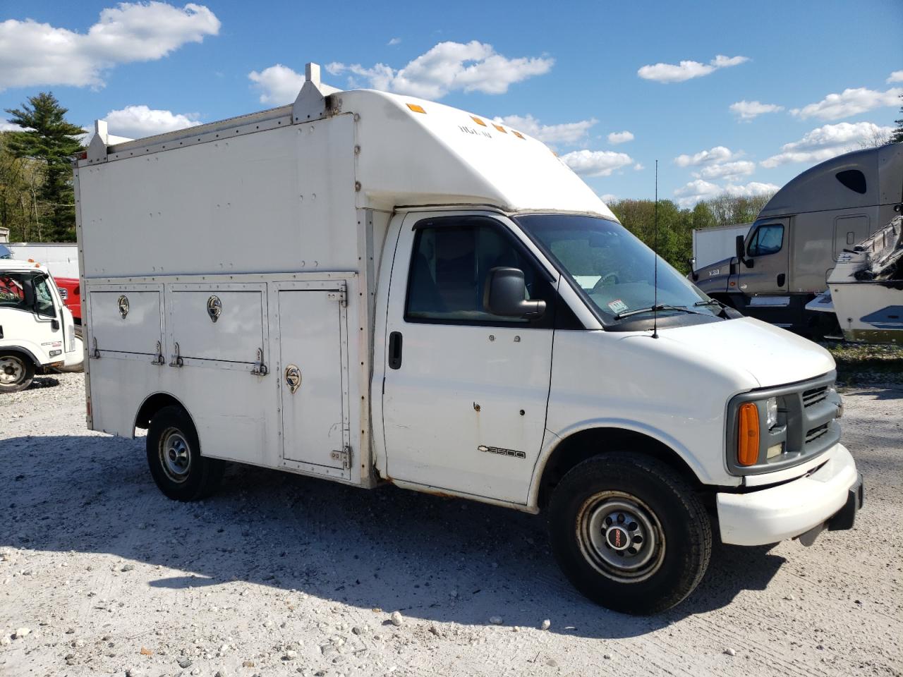 Photo 3 VIN: 1GBHG31R521150457 - CHEVROLET EXPRESS 