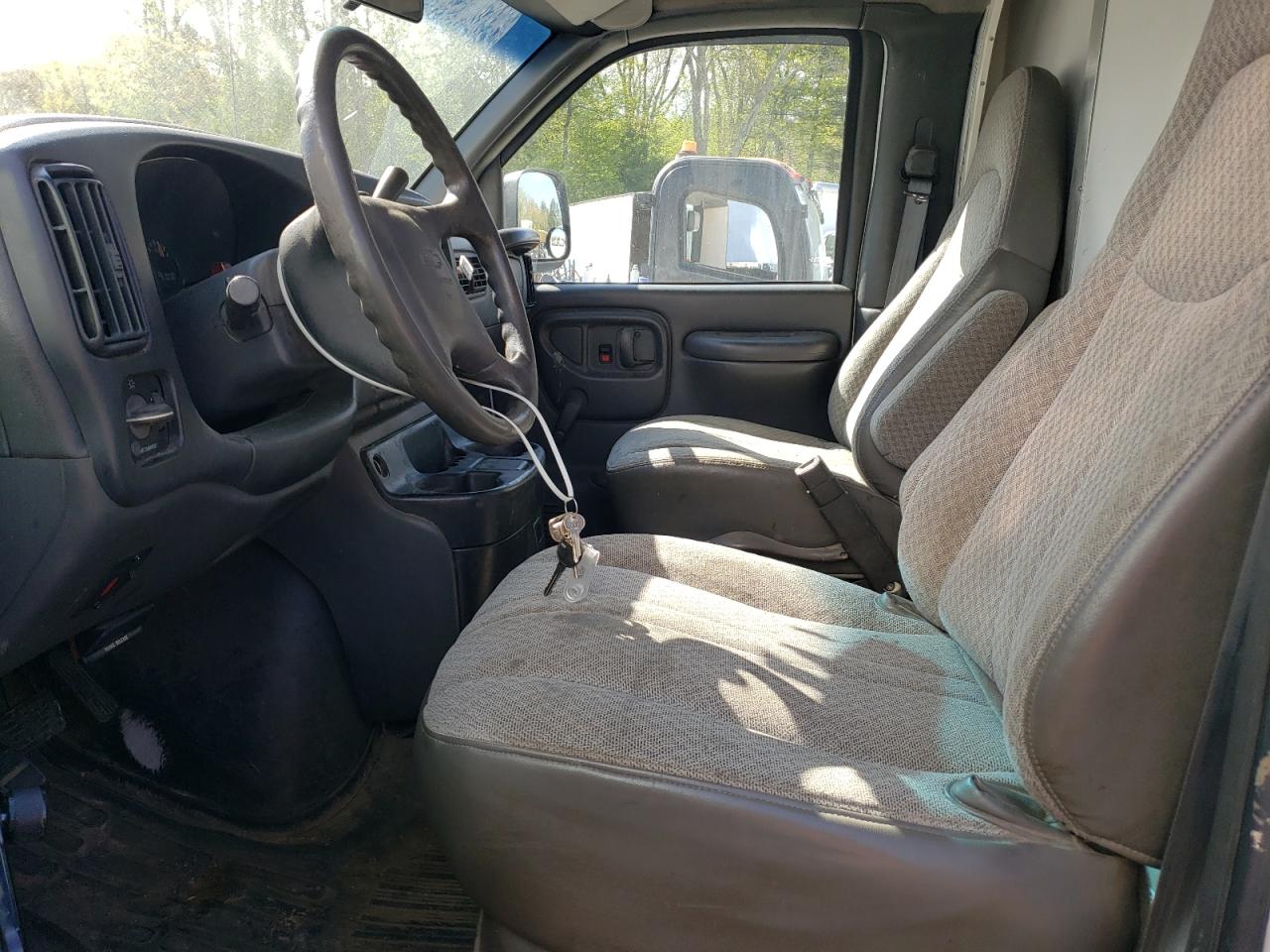 Photo 6 VIN: 1GBHG31R521150457 - CHEVROLET EXPRESS 