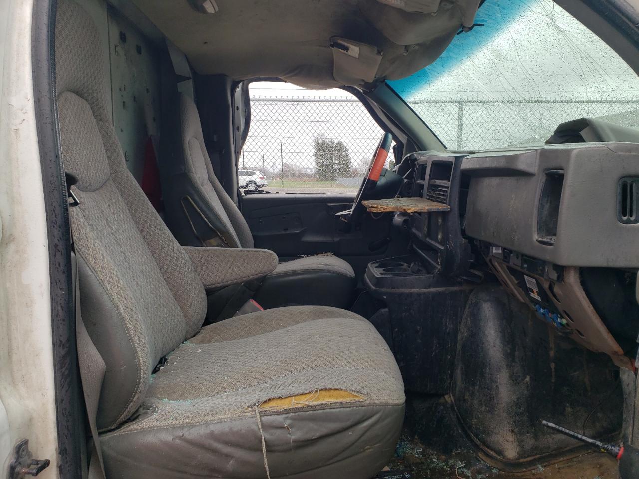 Photo 6 VIN: 1GBHG31U931158776 - CHEVROLET EXPRESS 