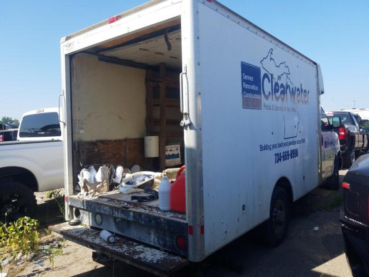 Photo 2 VIN: 1GBHG31U951169652 - CHEVROLET EXPRESS 