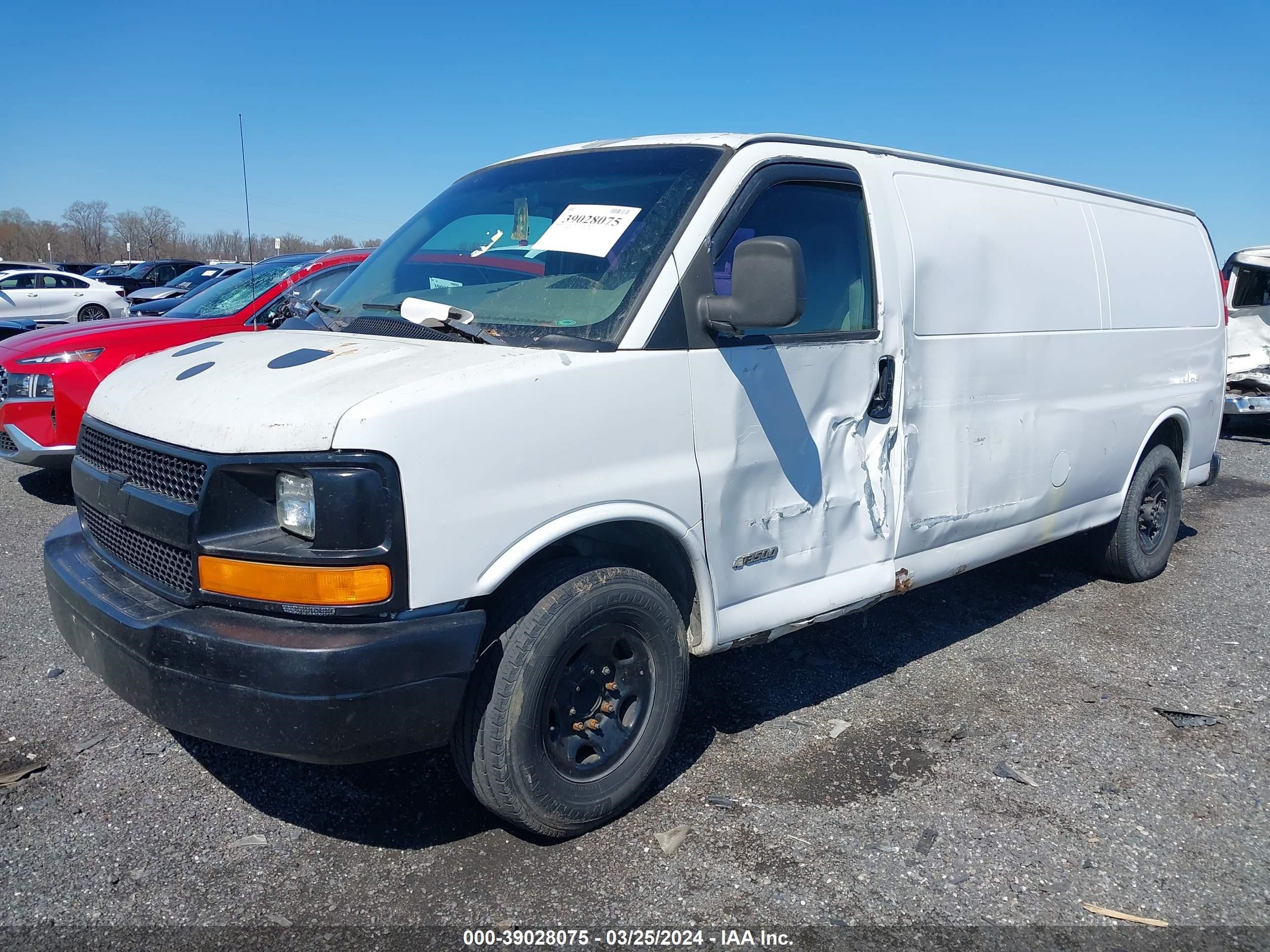 Photo 1 VIN: 1GBHG39U131178377 - CHEVROLET EXPRESS 