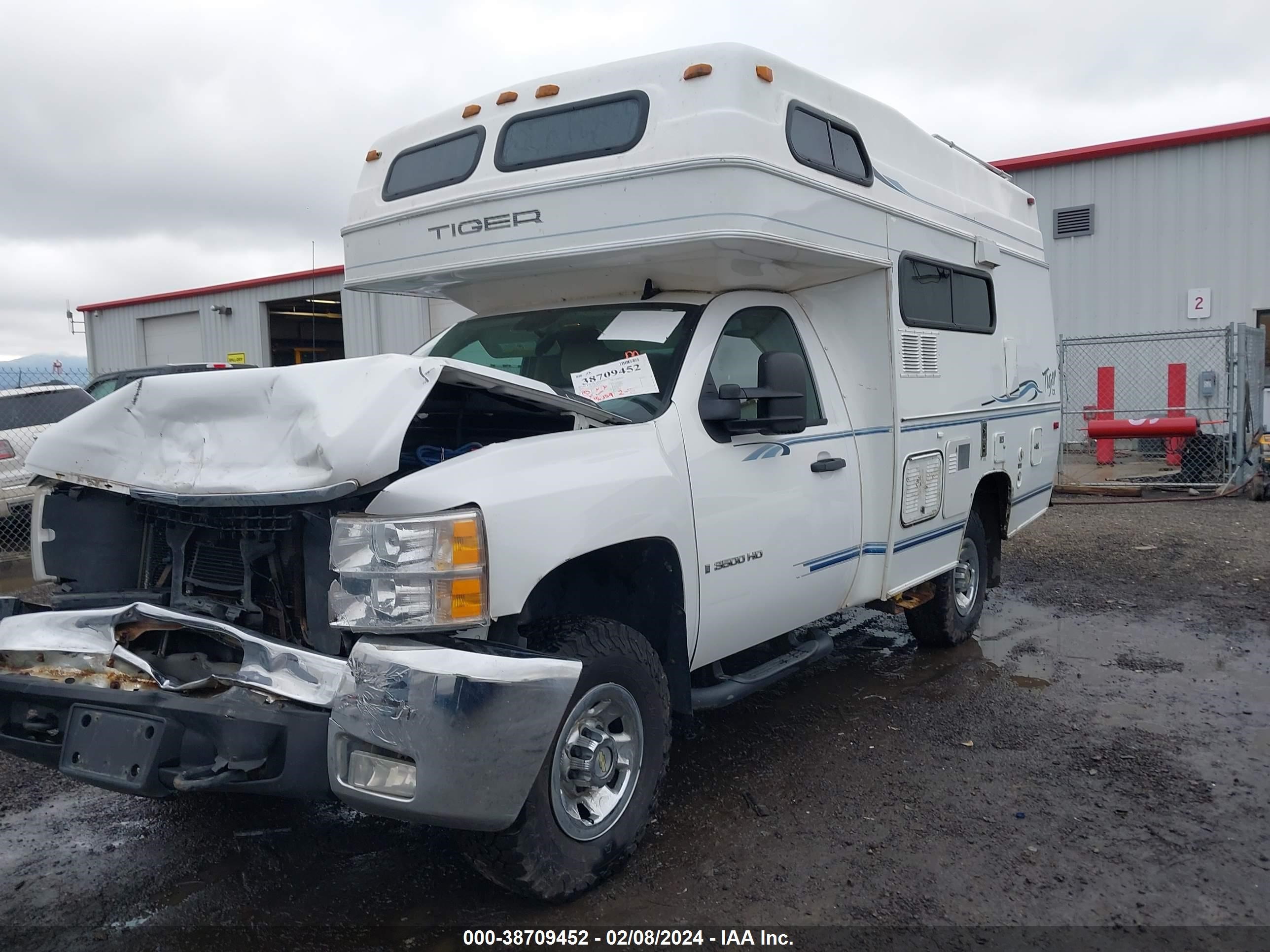 Photo 1 VIN: 1GBHK84K29F143702 - CHEVROLET SILVERADO 