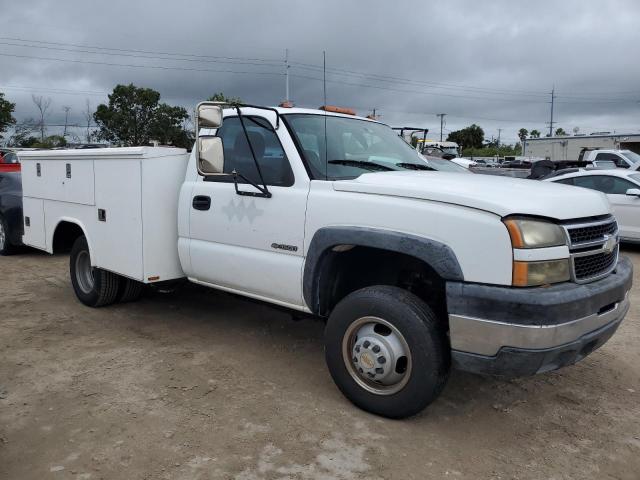 Photo 3 VIN: 1GBJC34U36E271807 - CHEVROLET SILVERADO 