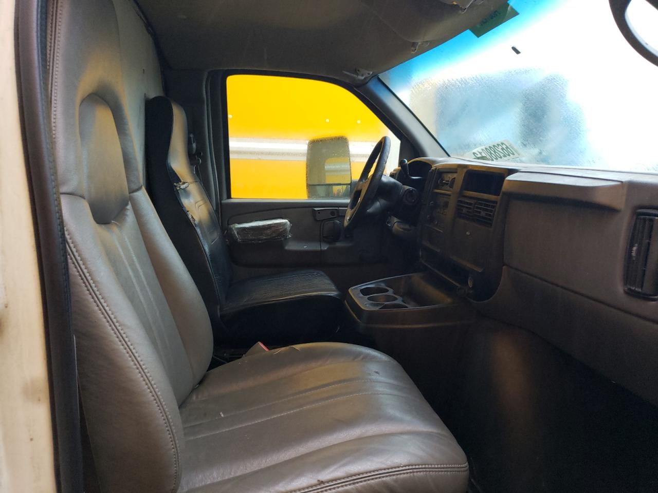 Photo 9 VIN: 1GBJG312971149551 - CHEVROLET EXPRESS 