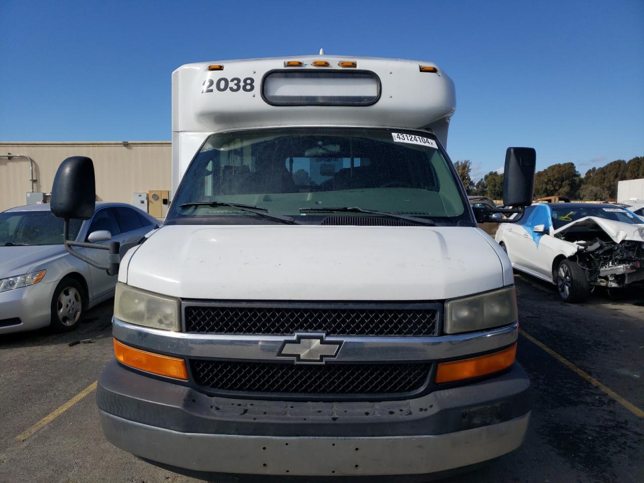 Photo 1 VIN: 1GBJG316681162021 - CHEVROLET EXPRESS 