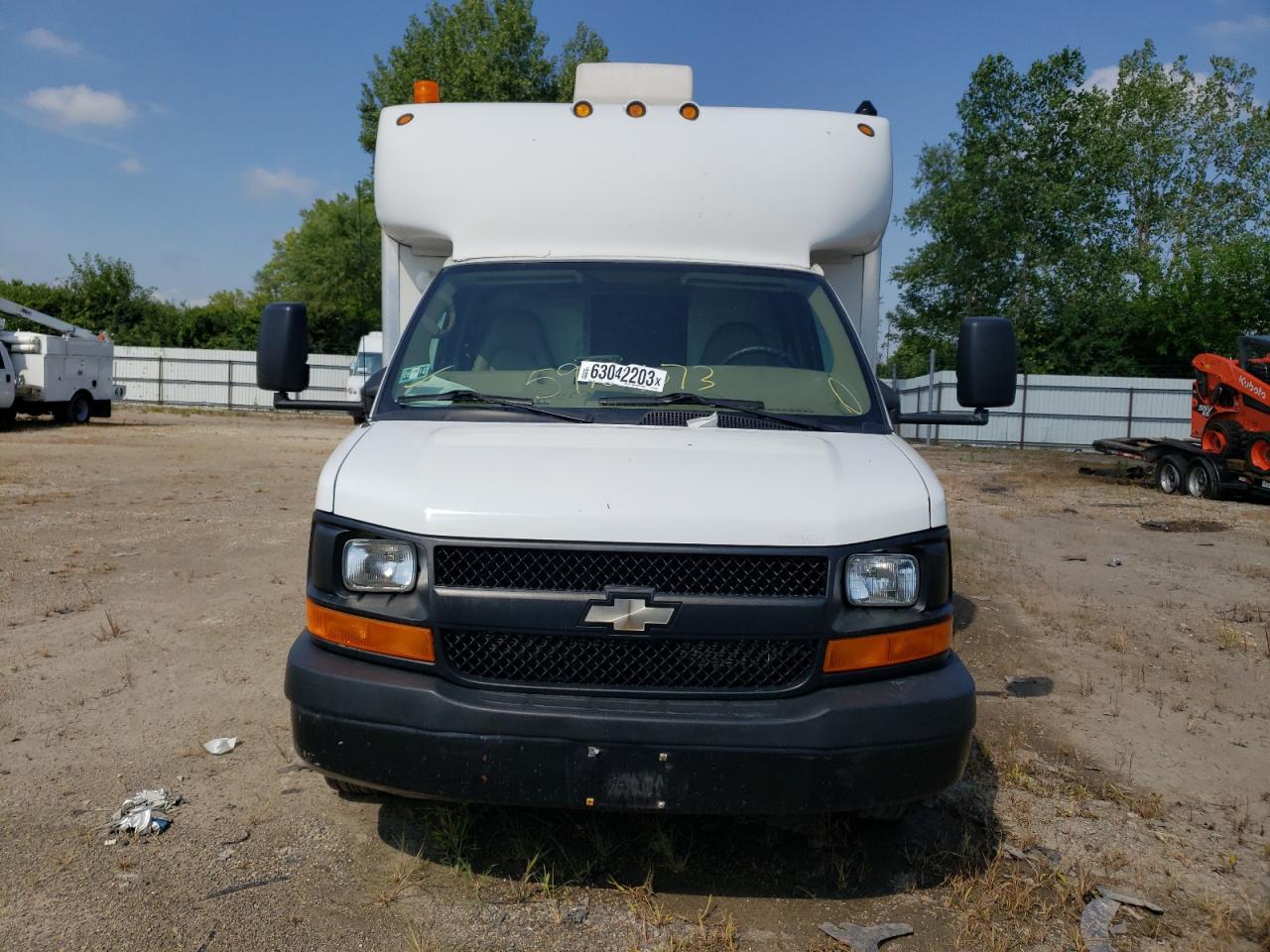 Photo 4 VIN: 1GBJG31K081108386 - CHEVROLET EXPRESS 