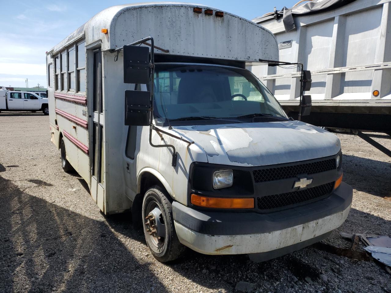 Photo 3 VIN: 1GBJG31K381204562 - CHEVROLET EXPRESS 