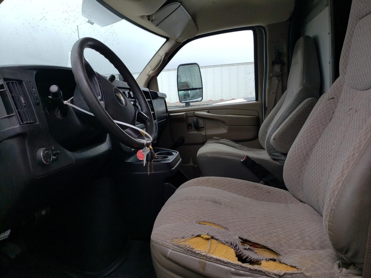 Photo 6 VIN: 1GBJG31K981107821 - CHEVROLET EXPRESS 