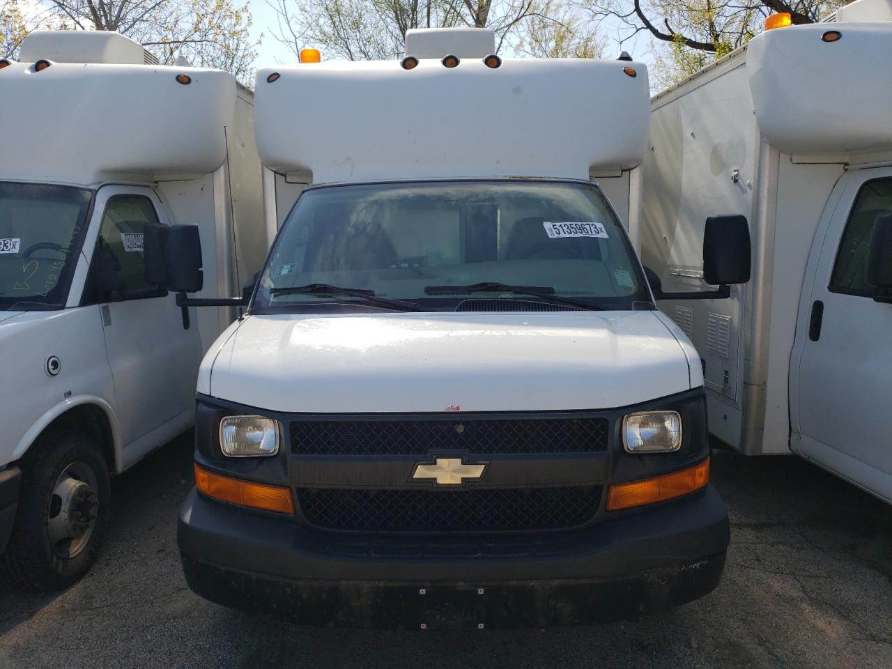 Photo 4 VIN: 1GBJG31KX81106905 - CHEVROLET EXPRESS 