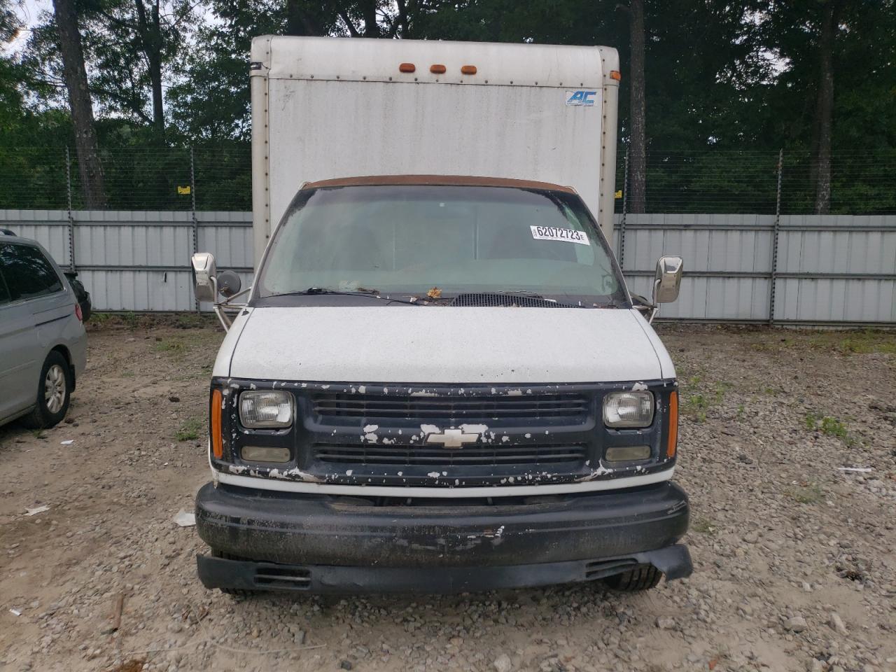 Photo 4 VIN: 1GBJG31R3Y1225229 - CHEVROLET EXPRESS 