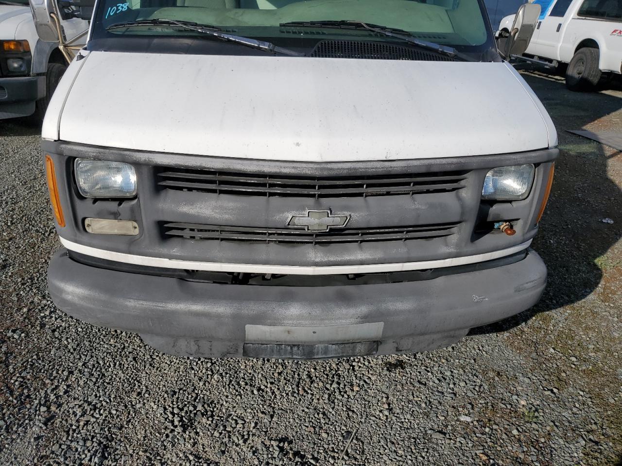 Photo 11 VIN: 1GBJG31RXY1226880 - CHEVROLET EXPRESS 