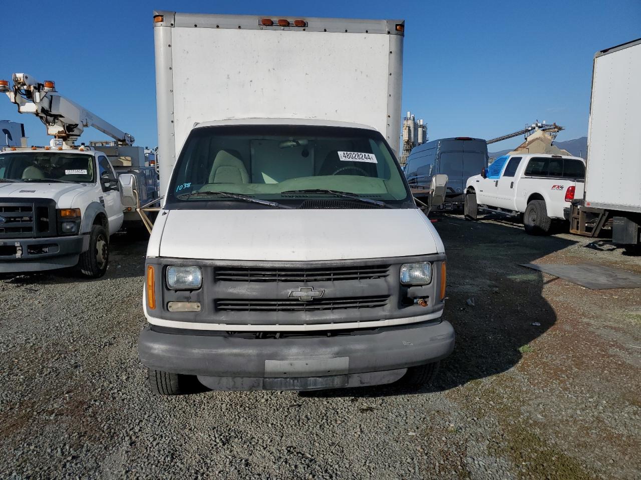 Photo 4 VIN: 1GBJG31RXY1226880 - CHEVROLET EXPRESS 